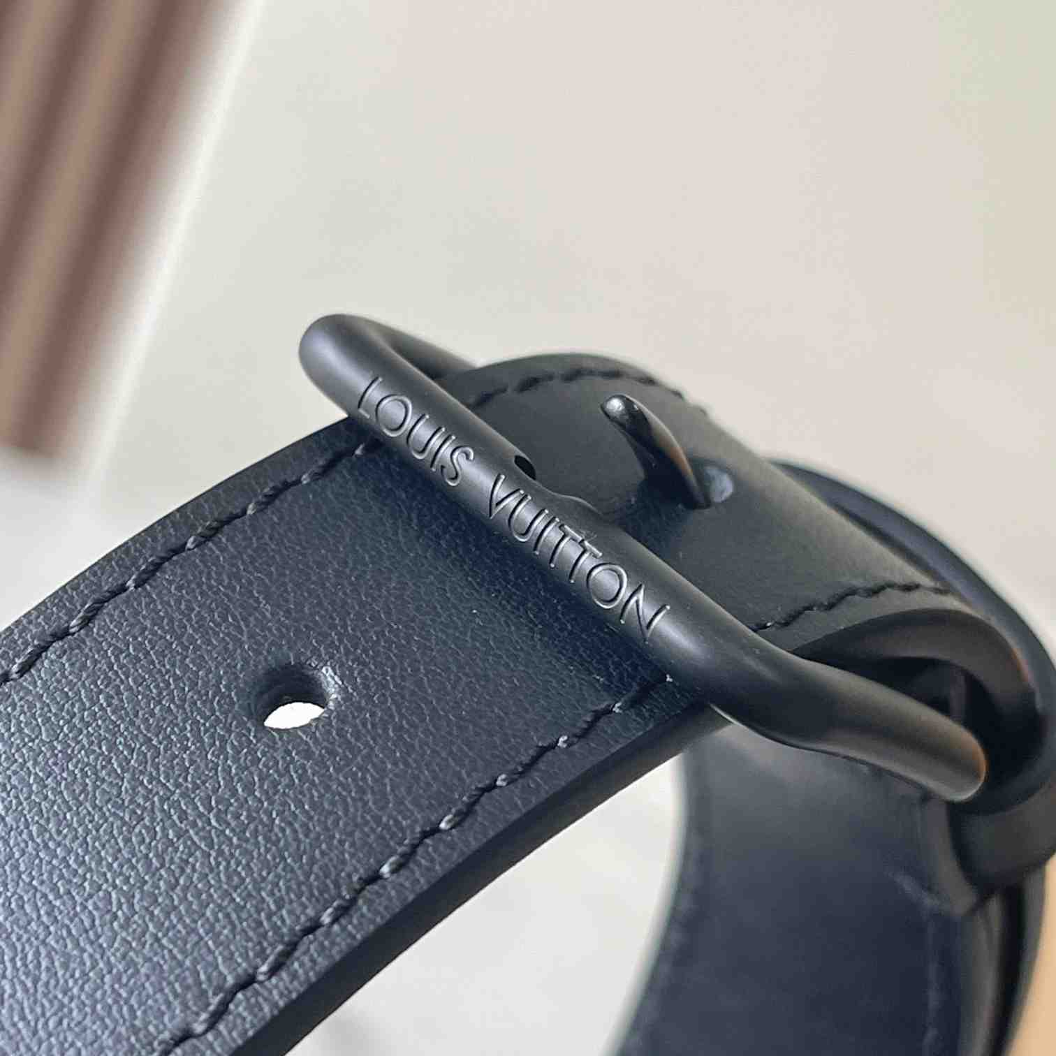 Louis Vuitton Pulse Messenger  M12681 - 