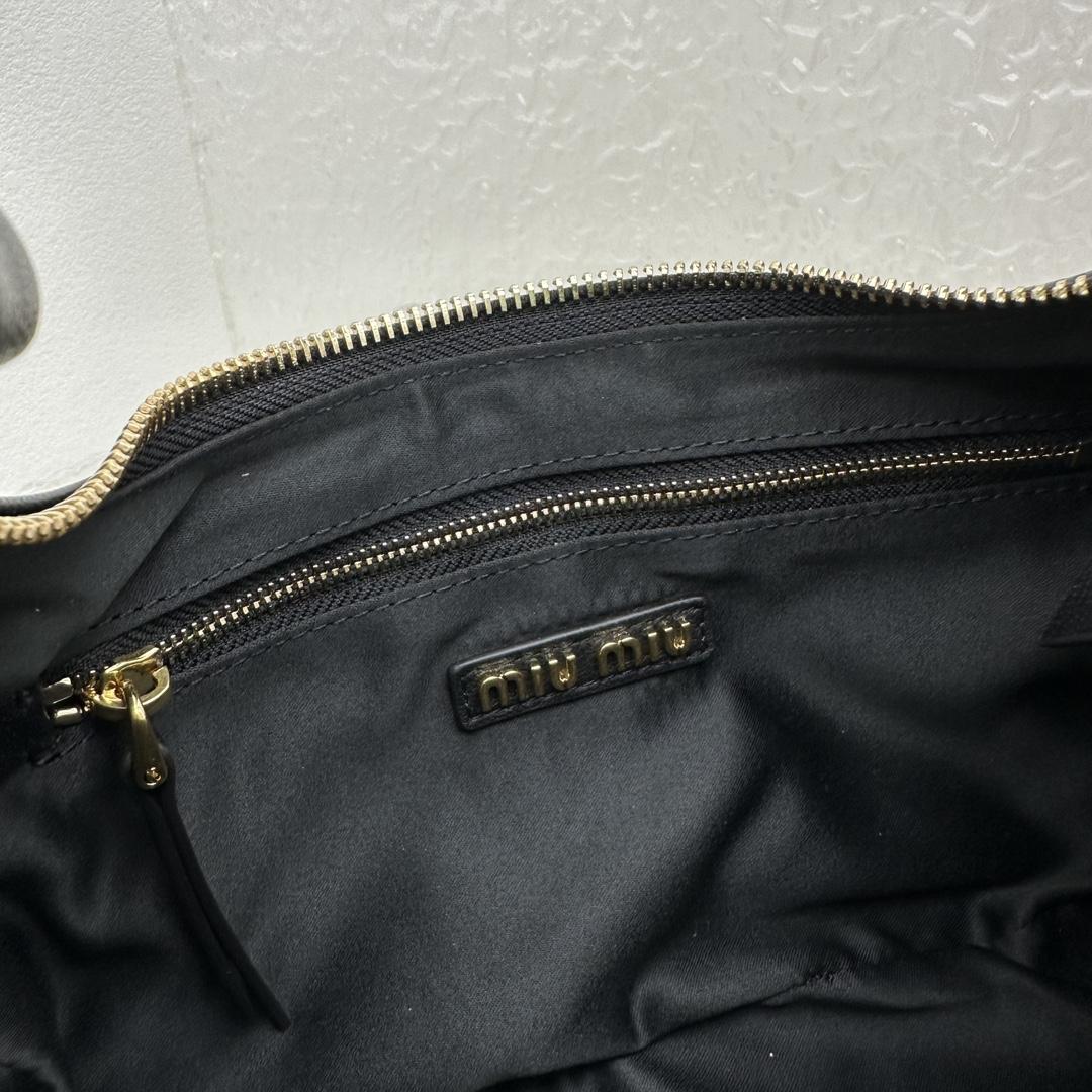 Miu Miu Nappa Leather Pocket Bag (21-12-6cm) - PerfectKickZ