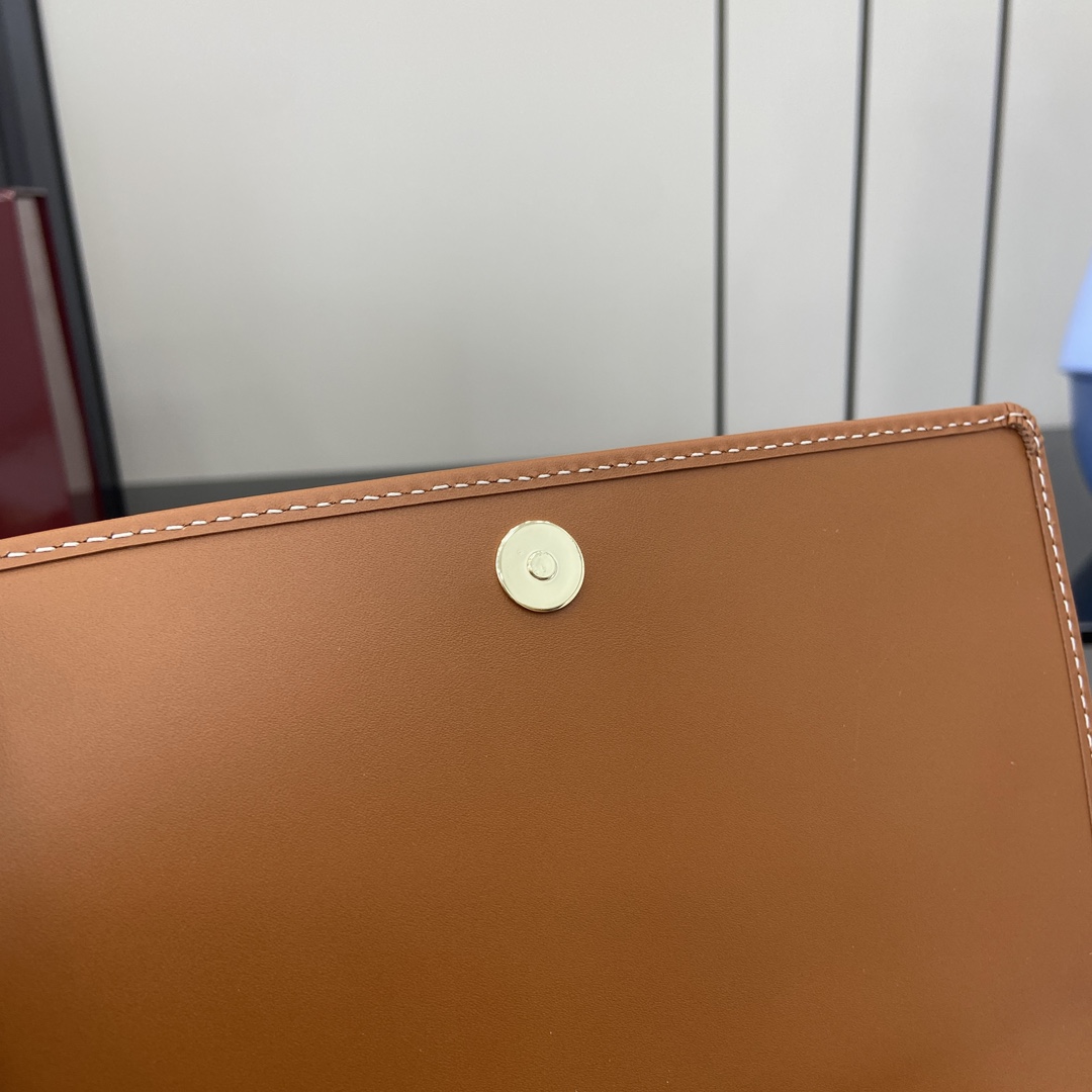 Gucci GG Emblem Super Mini Shoulder Bag - PerfectKickZ