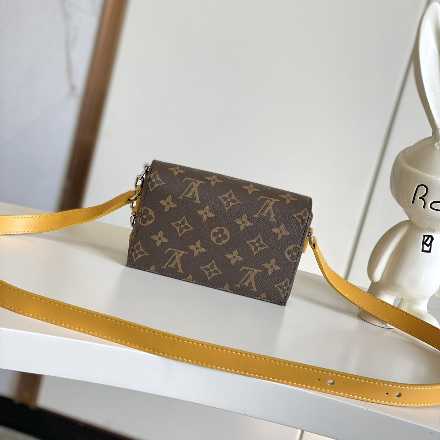 Louis Vuitton Steamer Wearable Wallet  M12811 - 
