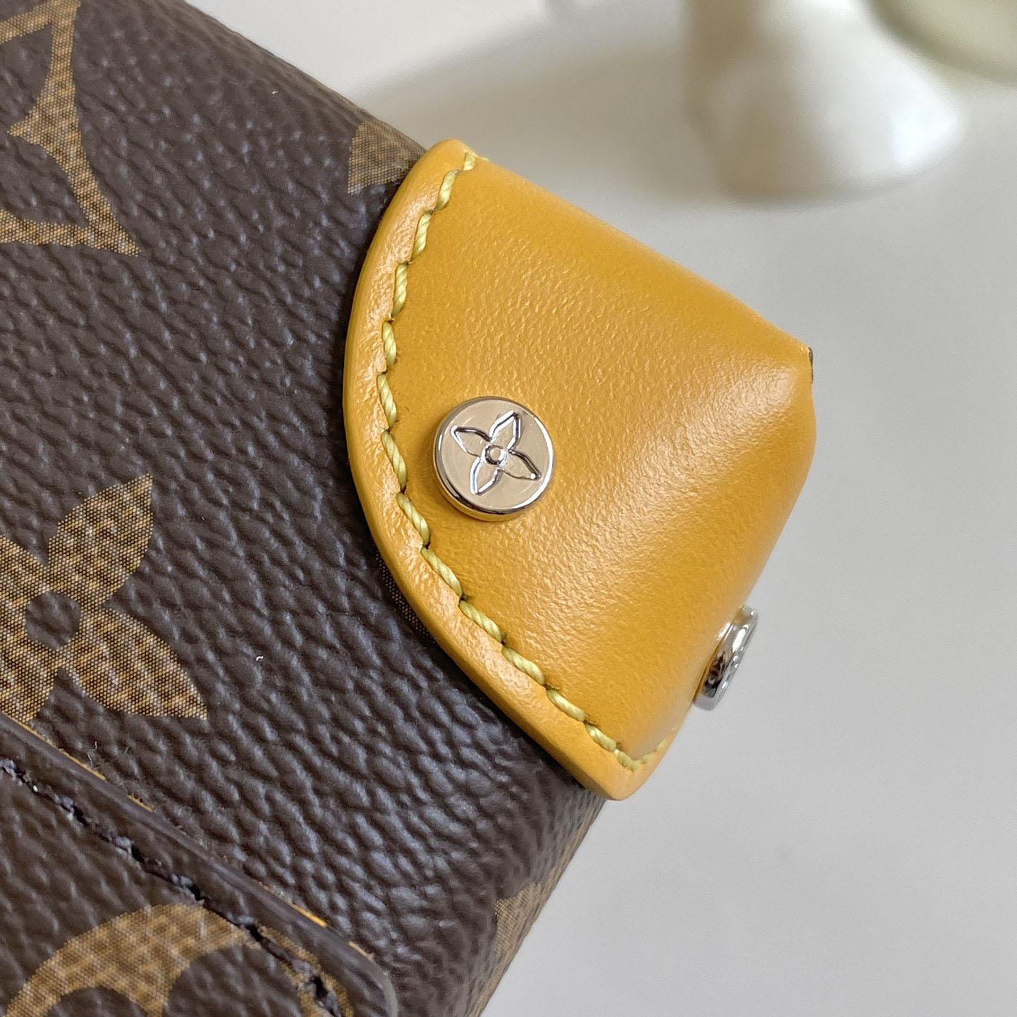 Louis Vuitton Steamer Wearable Wallet  M12811 - 