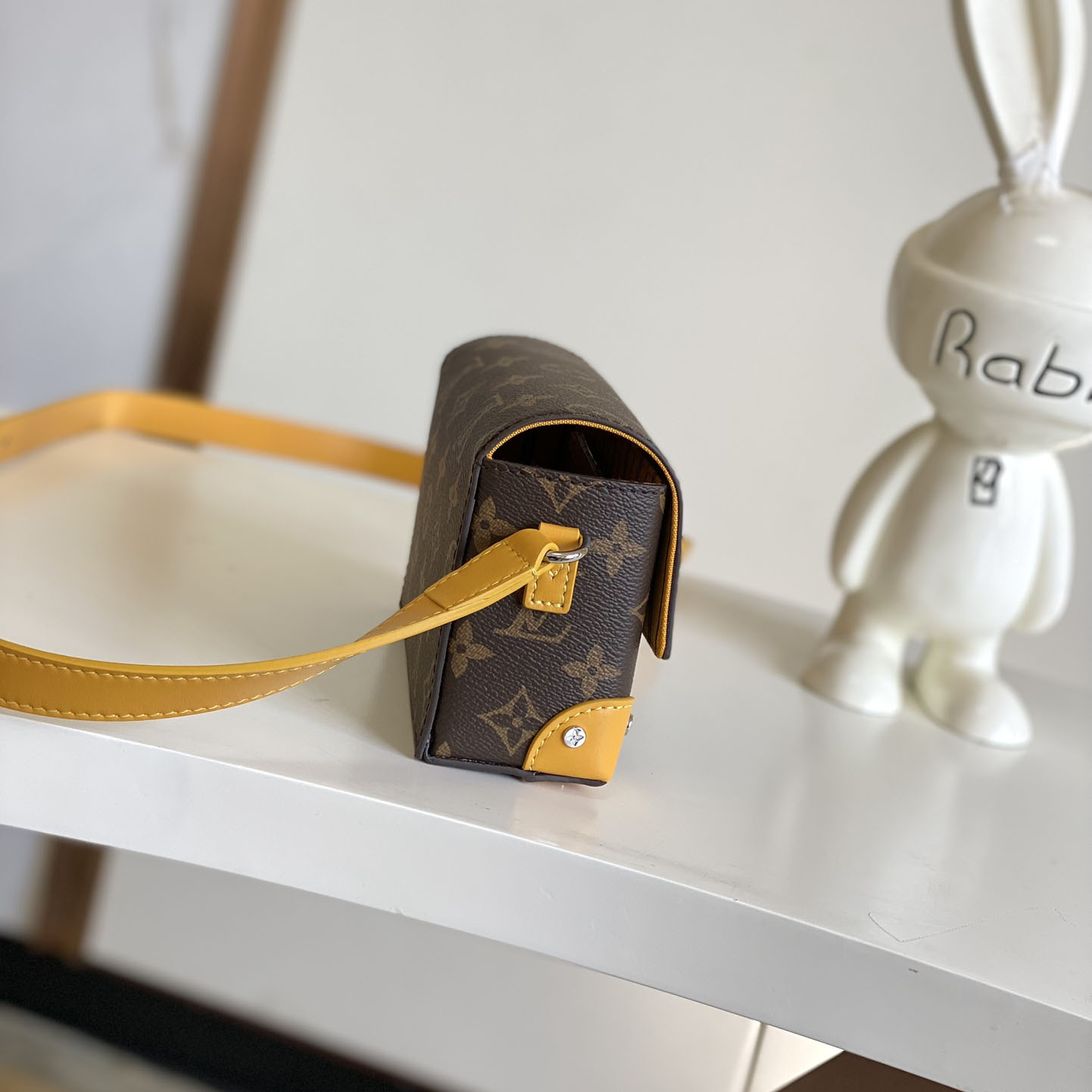 Louis Vuitton Steamer Wearable Wallet  M12811 - 