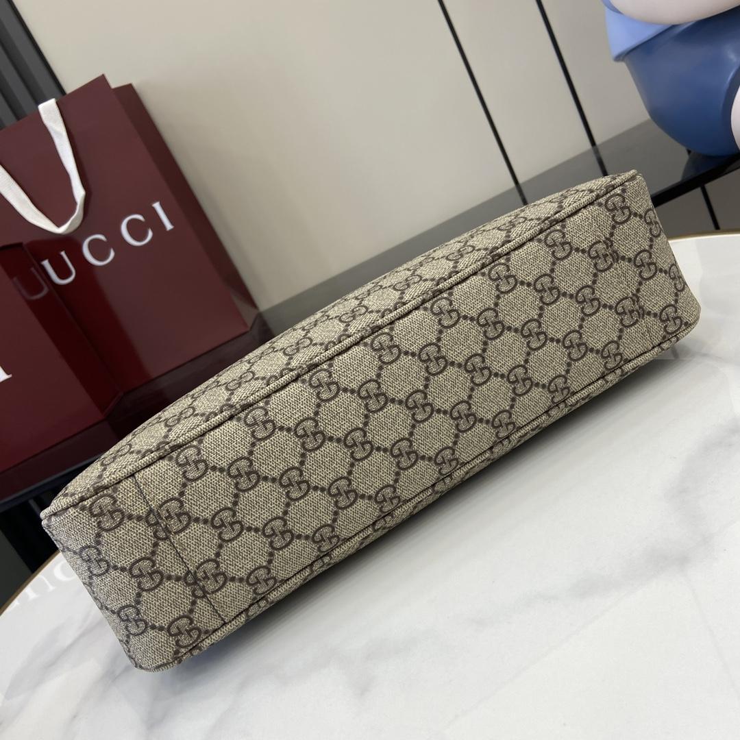 Gucci GG Emblem Medium Shoulder Bag - PerfectKickZ