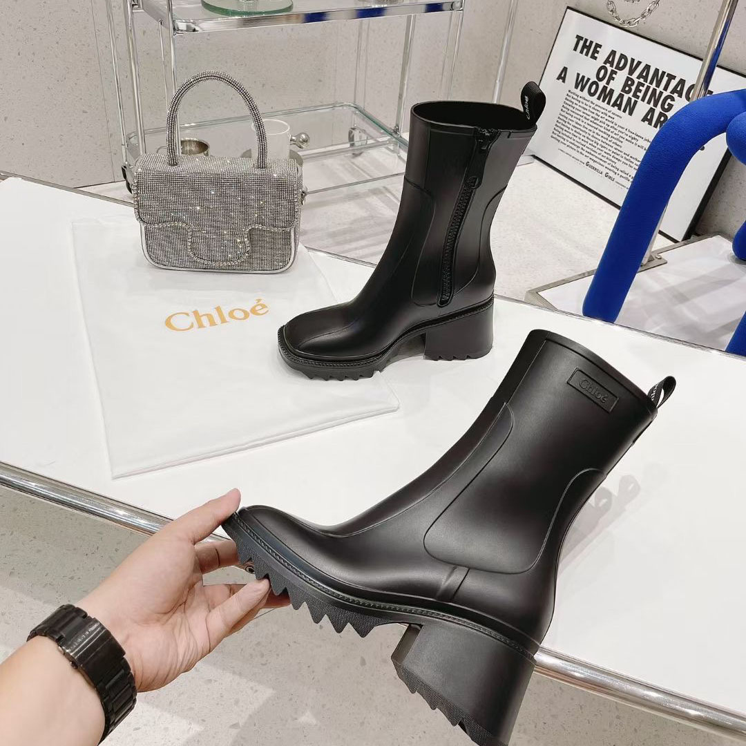 Chloe Debossed-logo Chunky Boots - PerfectKickZ