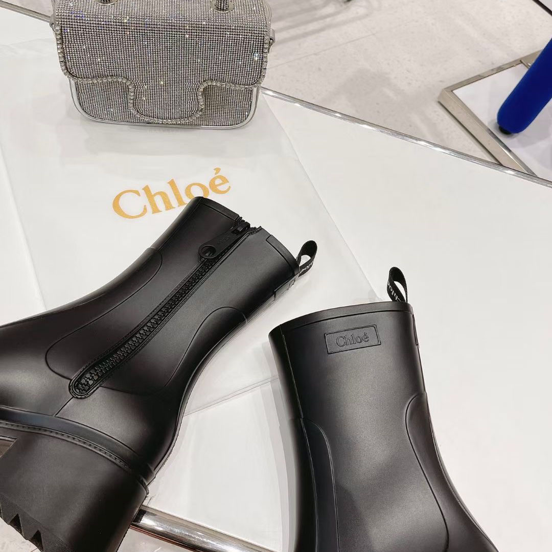 Chloe Debossed-logo Chunky Boots - PerfectKickZ