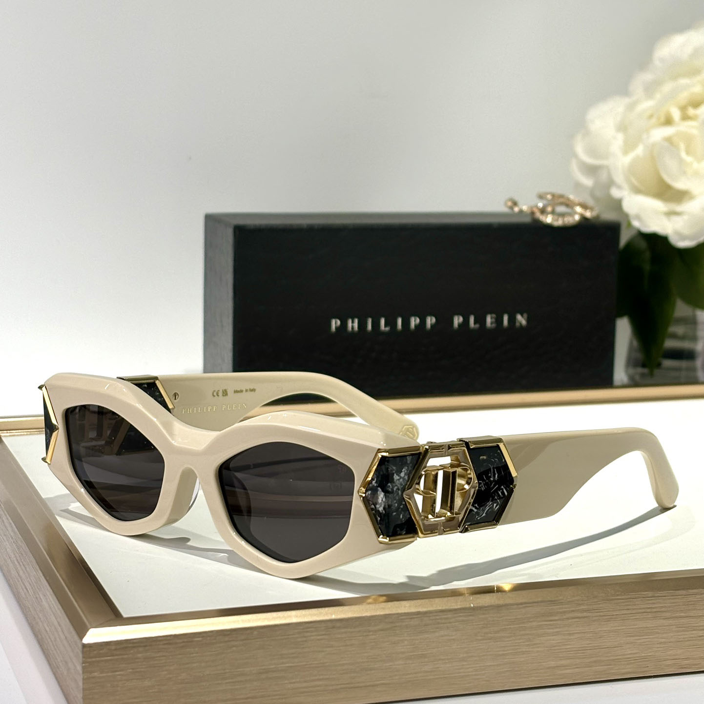Philipp Plein Plein Hera Cat-eye Sunglasses   SPP136 - PerfectKickZ