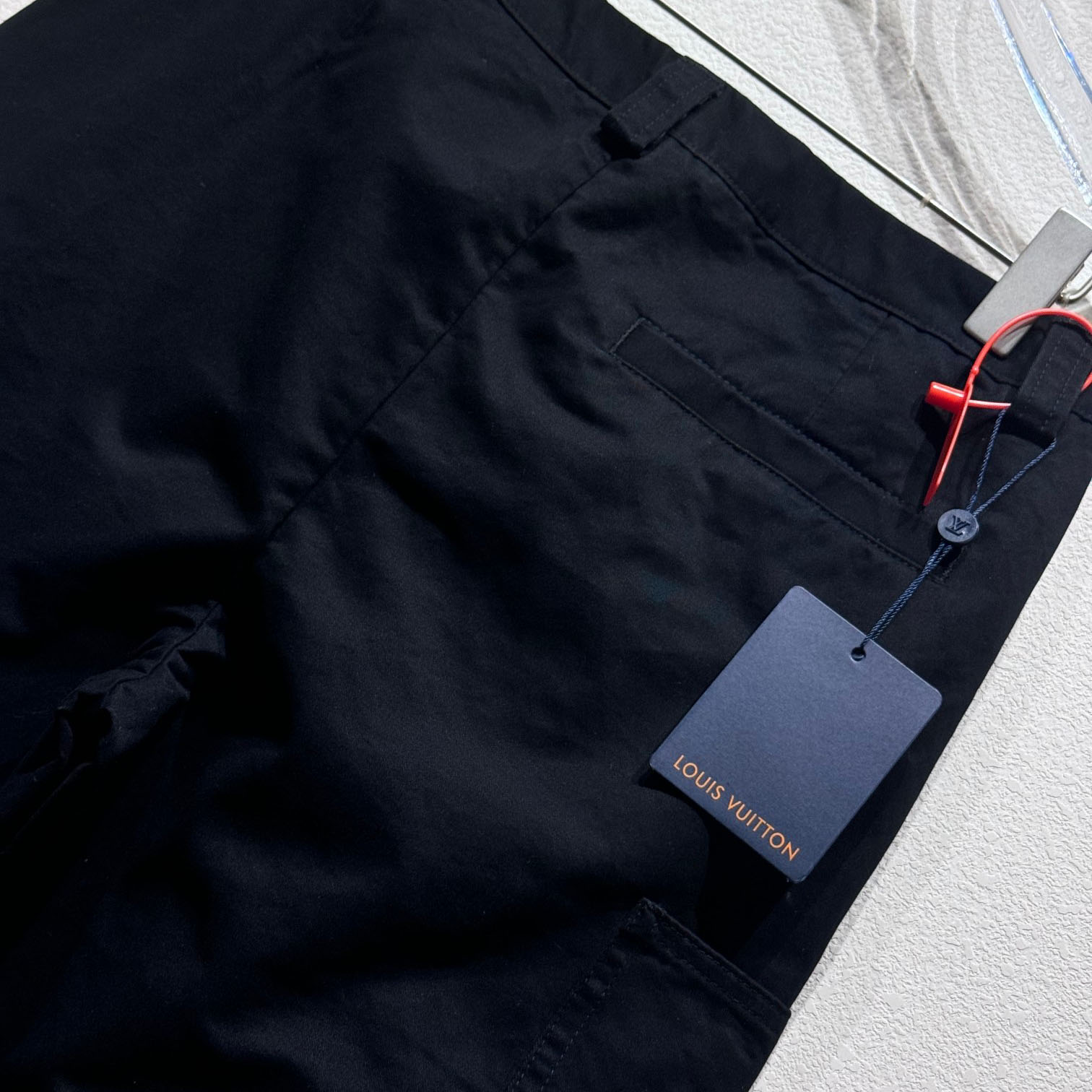 Louis Vuitton Signature Cotton Cargo Pants  1AFJ90 - PerfectKickZ