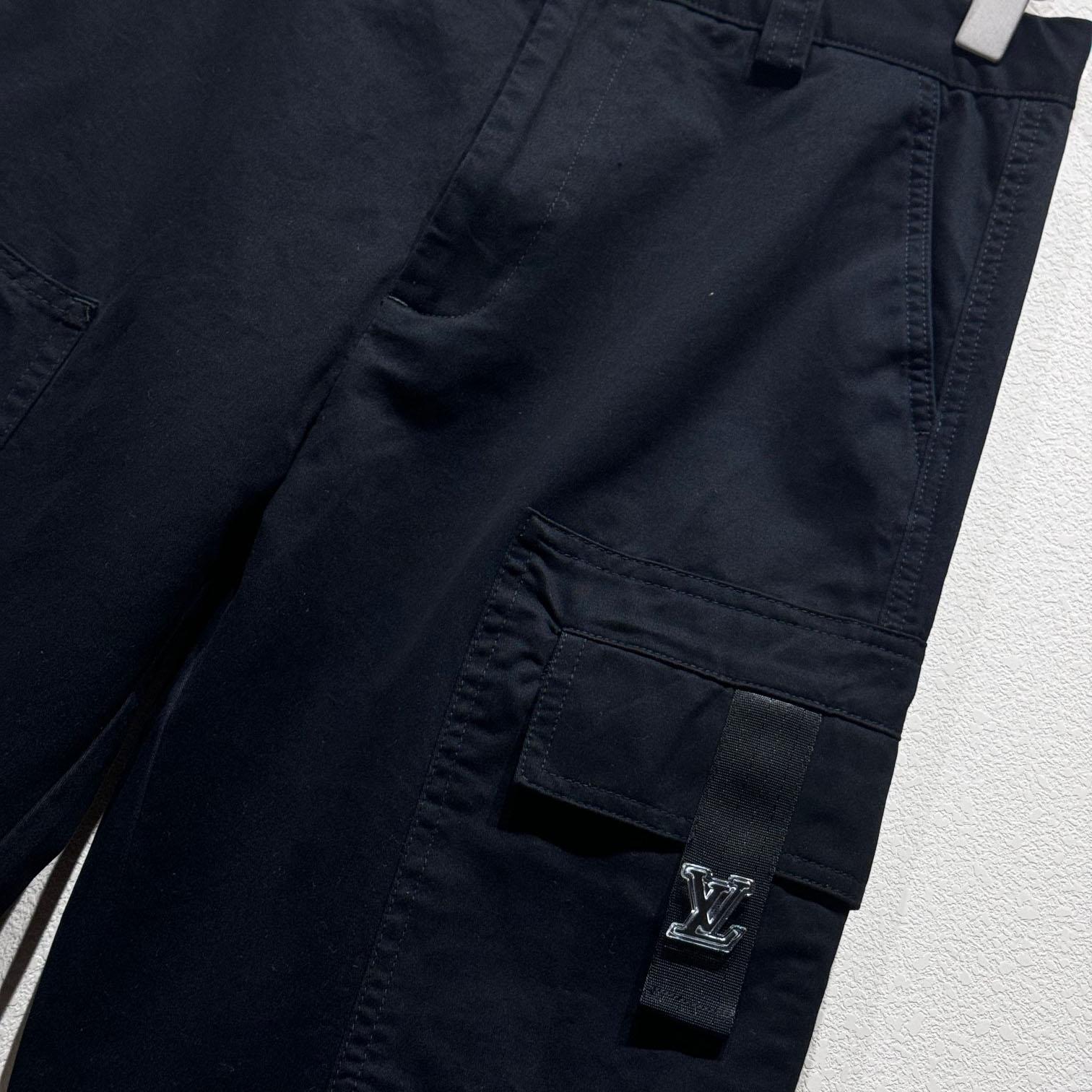 Louis Vuitton Signature Cotton Cargo Pants  1AFJ90 - PerfectKickZ