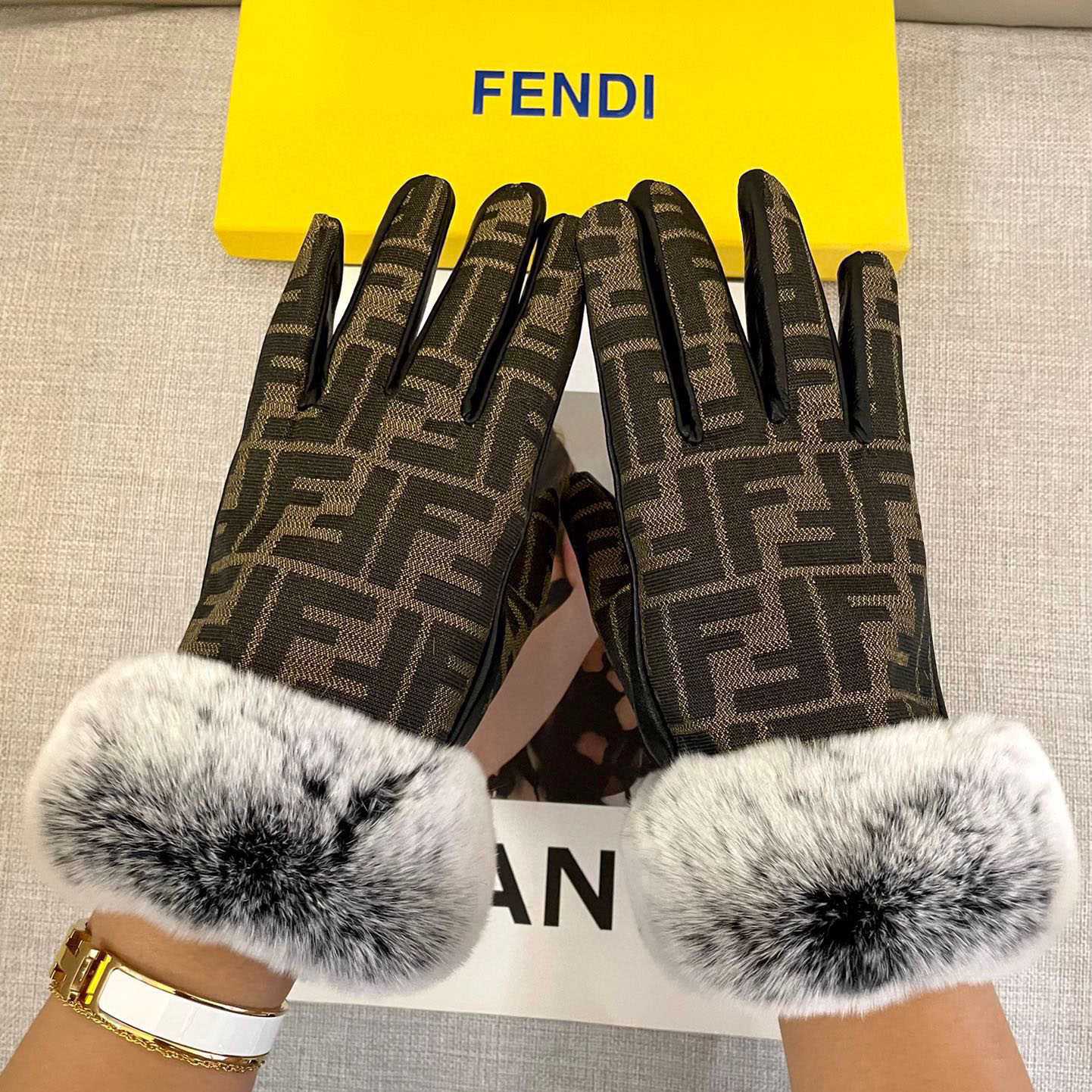 Fendi Gloves - PerfectKickZ