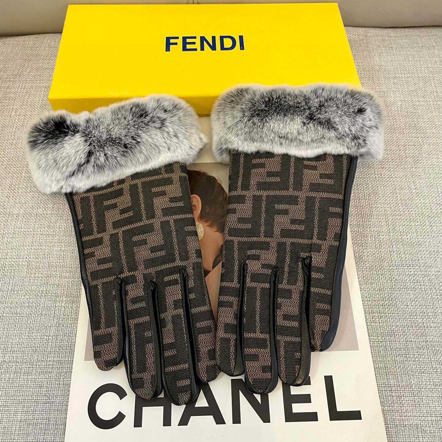 Fendi Gloves - PerfectKickZ