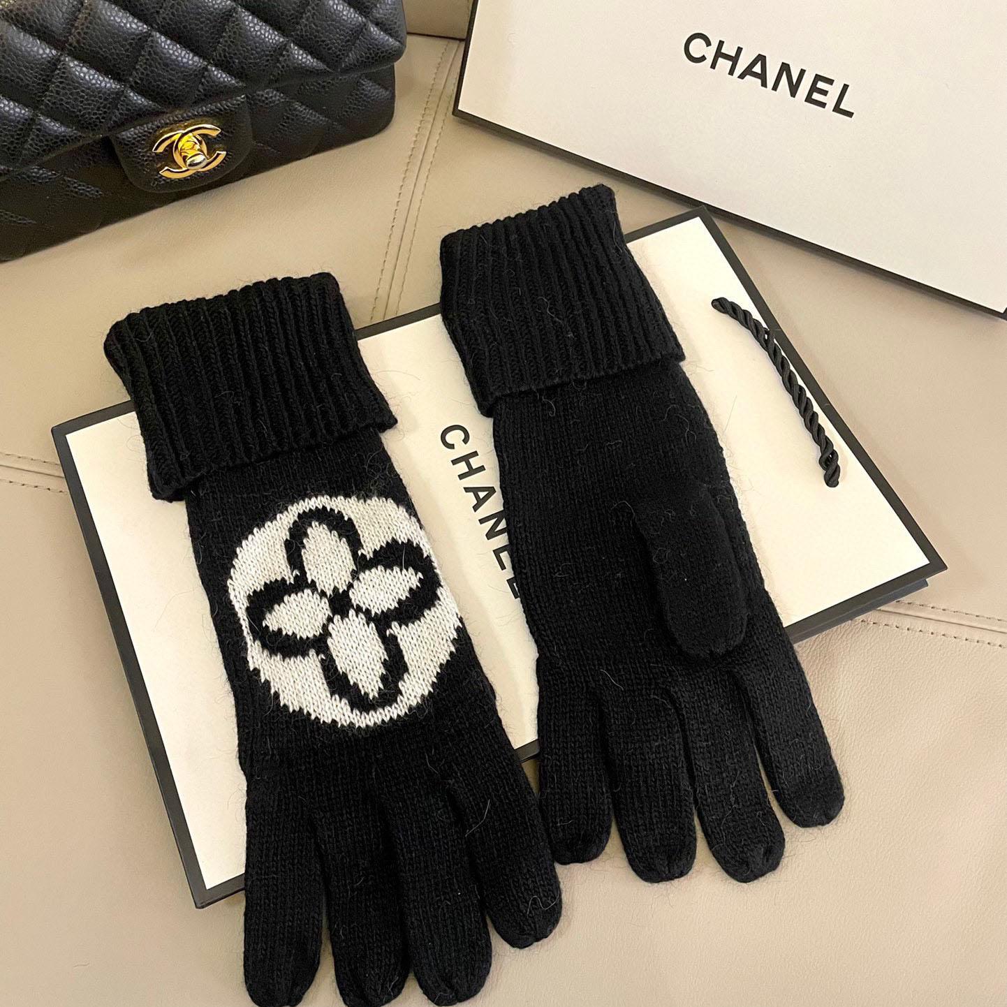 Louis Vuitton LV Medallion Gloves - PerfectKickZ