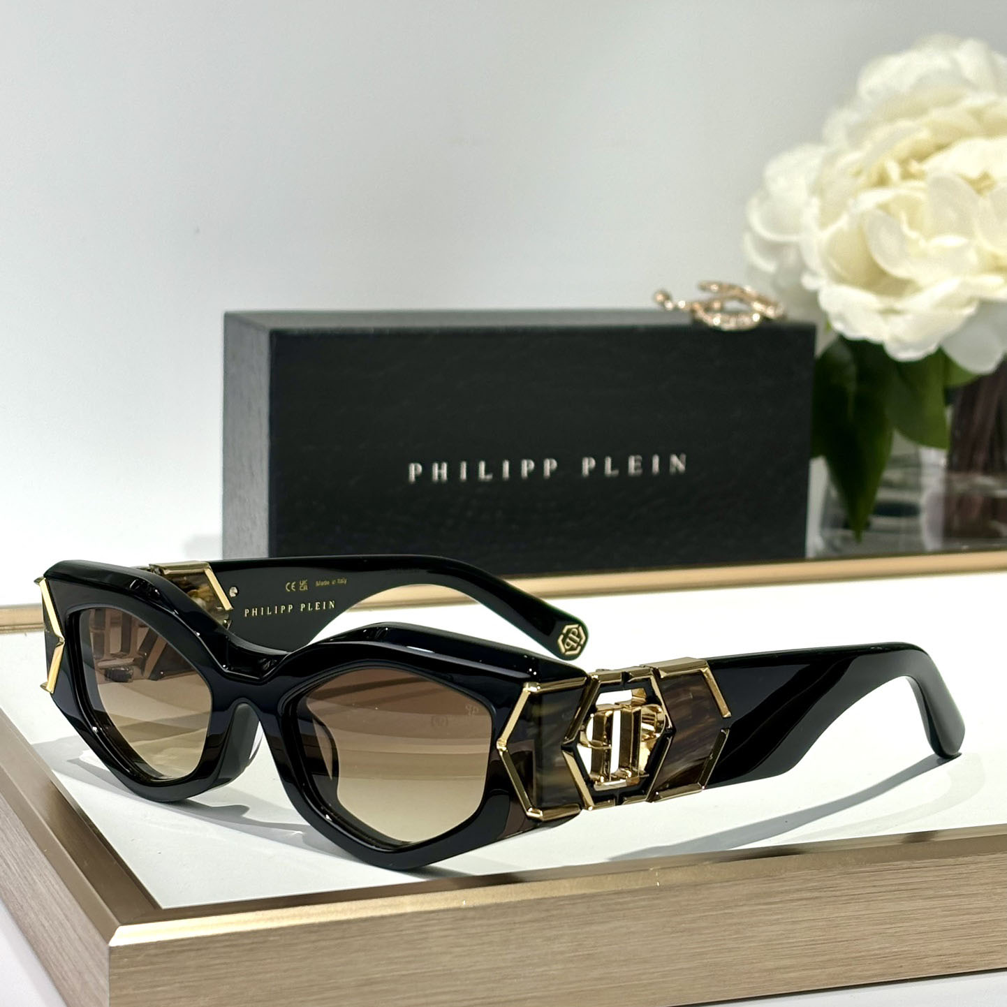 Philipp Plein Plein Hera Cat-eye Sunglasses   SPP136 - PerfectKickZ