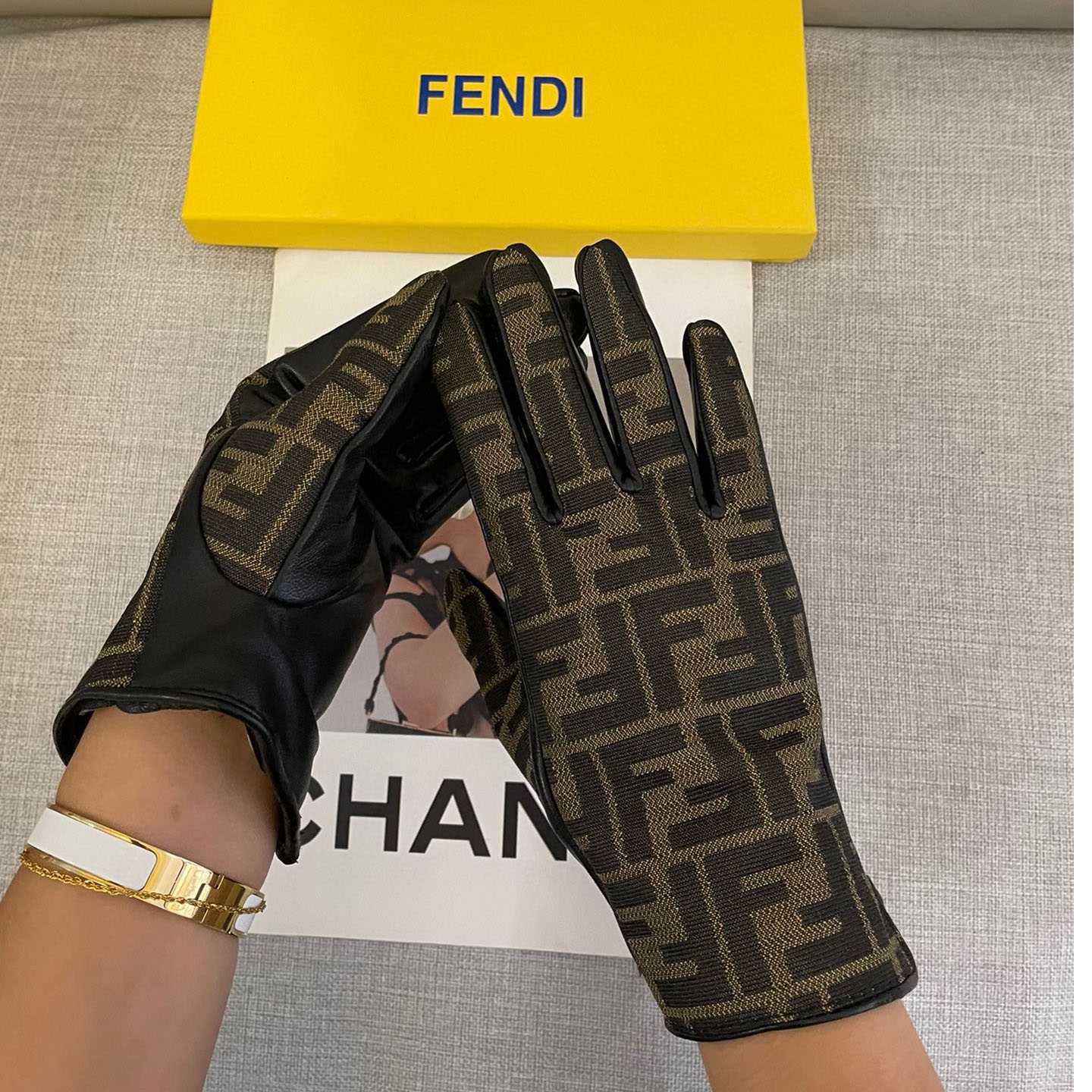 Fendi Gloves - PerfectKickZ