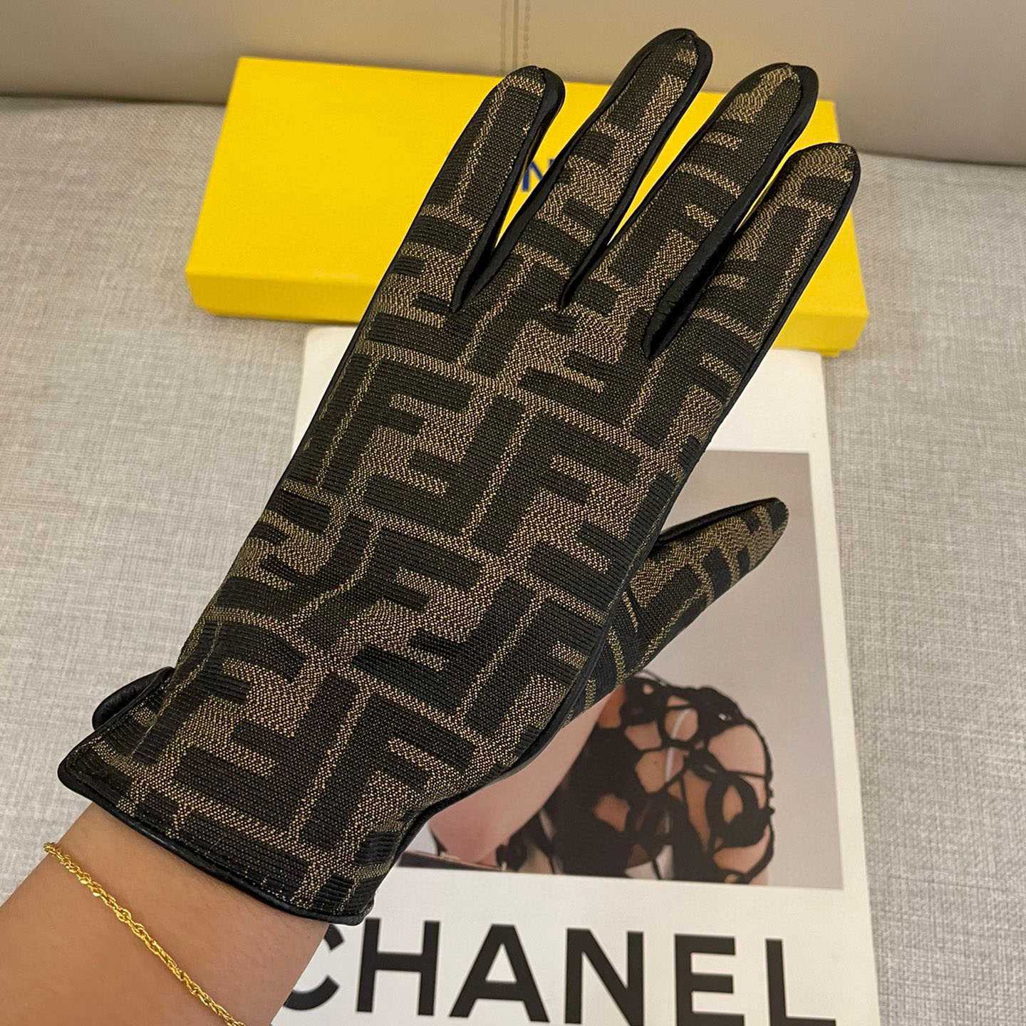 Fendi Gloves - PerfectKickZ