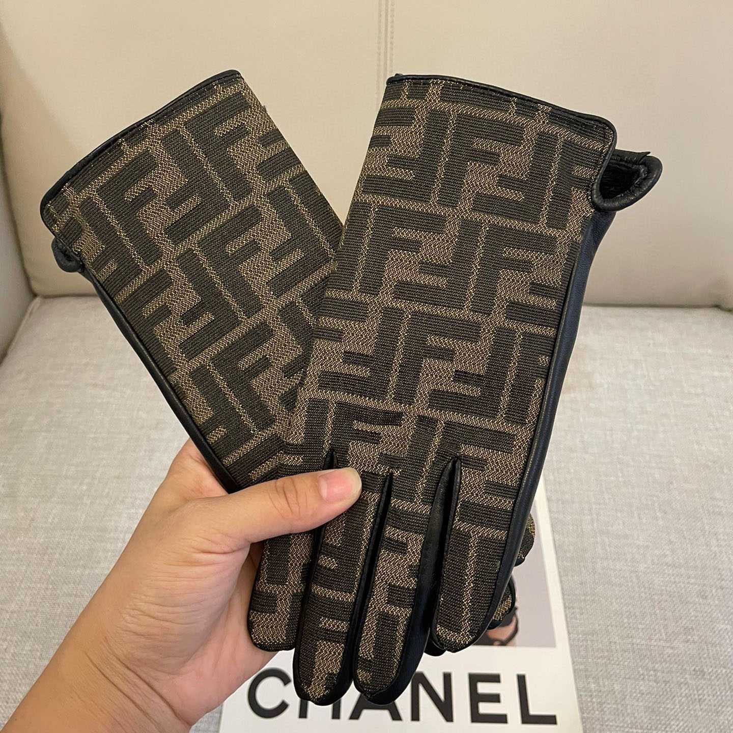 Fendi Gloves - PerfectKickZ