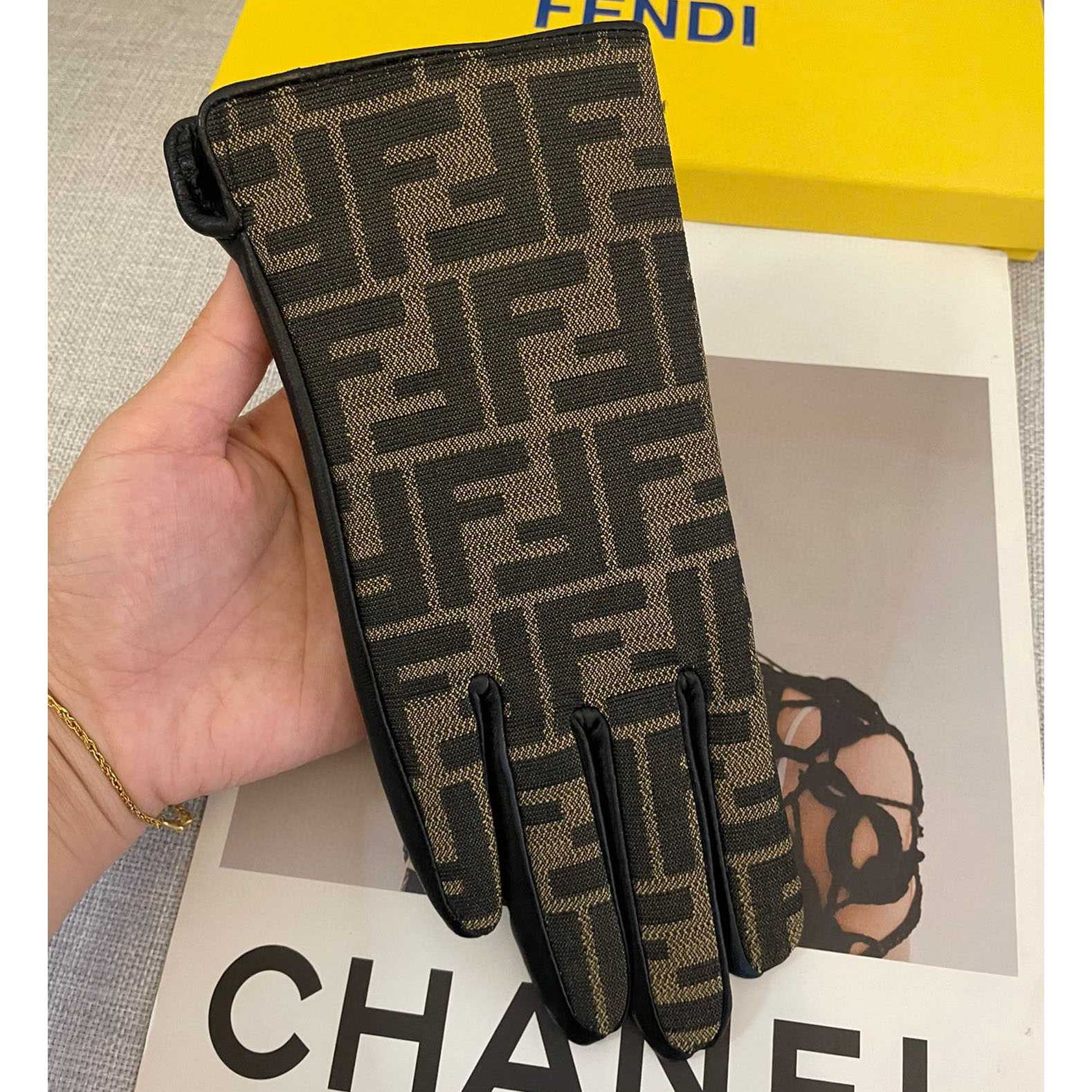 Fendi Gloves - PerfectKickZ