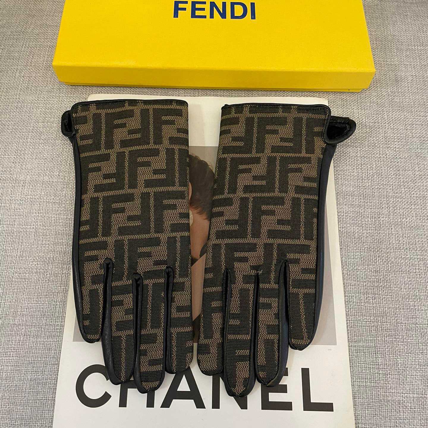 Fendi Gloves - PerfectKickZ