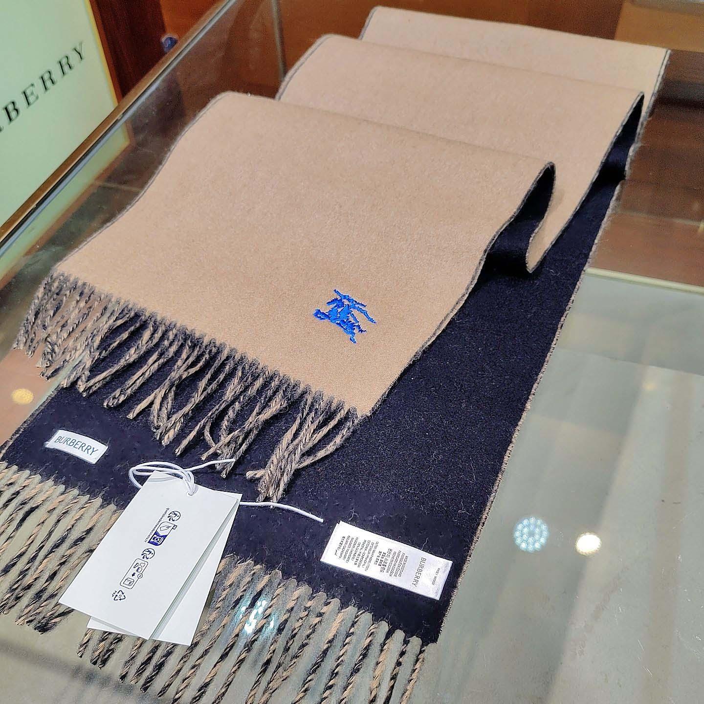 Burberry Reversible Cashmere Scarf - PerfectKickZ