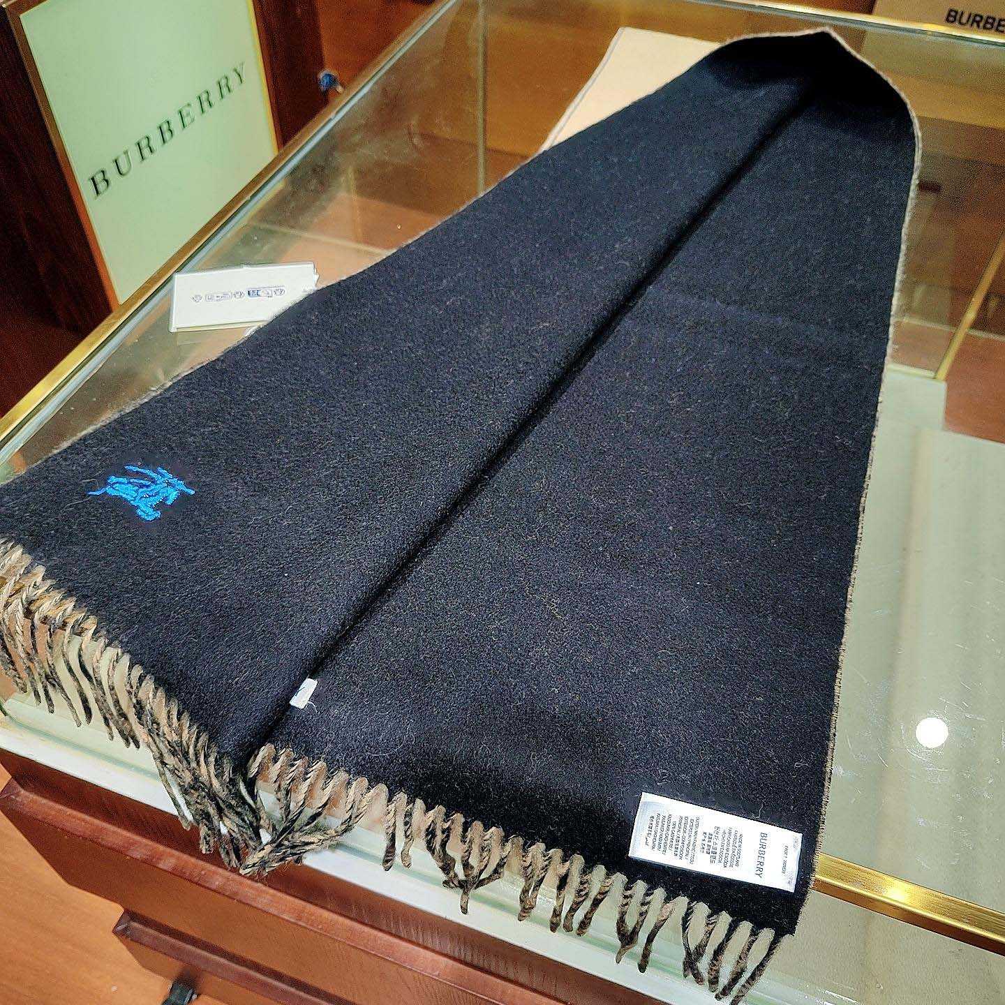 Burberry Reversible Cashmere Scarf - PerfectKickZ