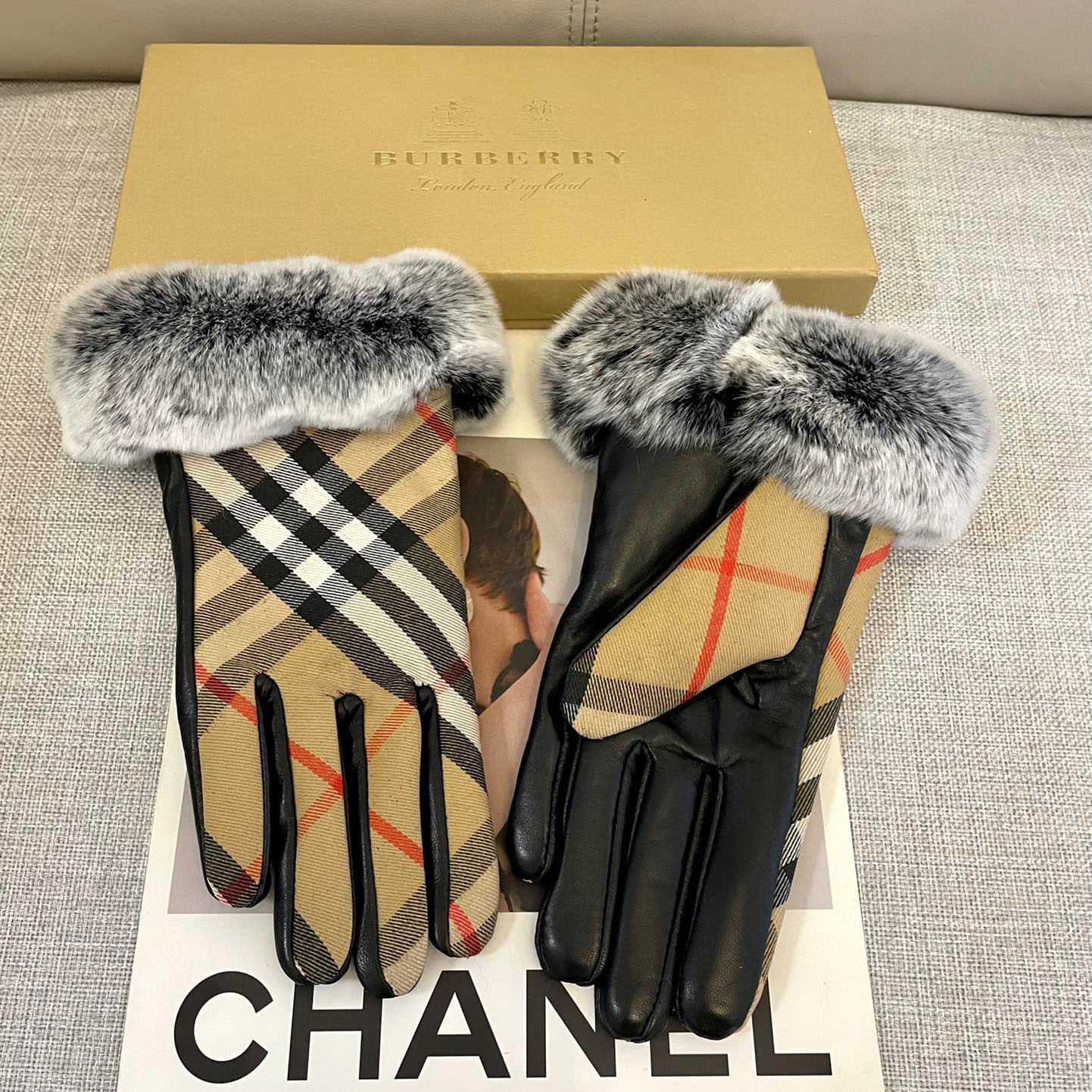 Burberry Gloves  - PerfectKickZ