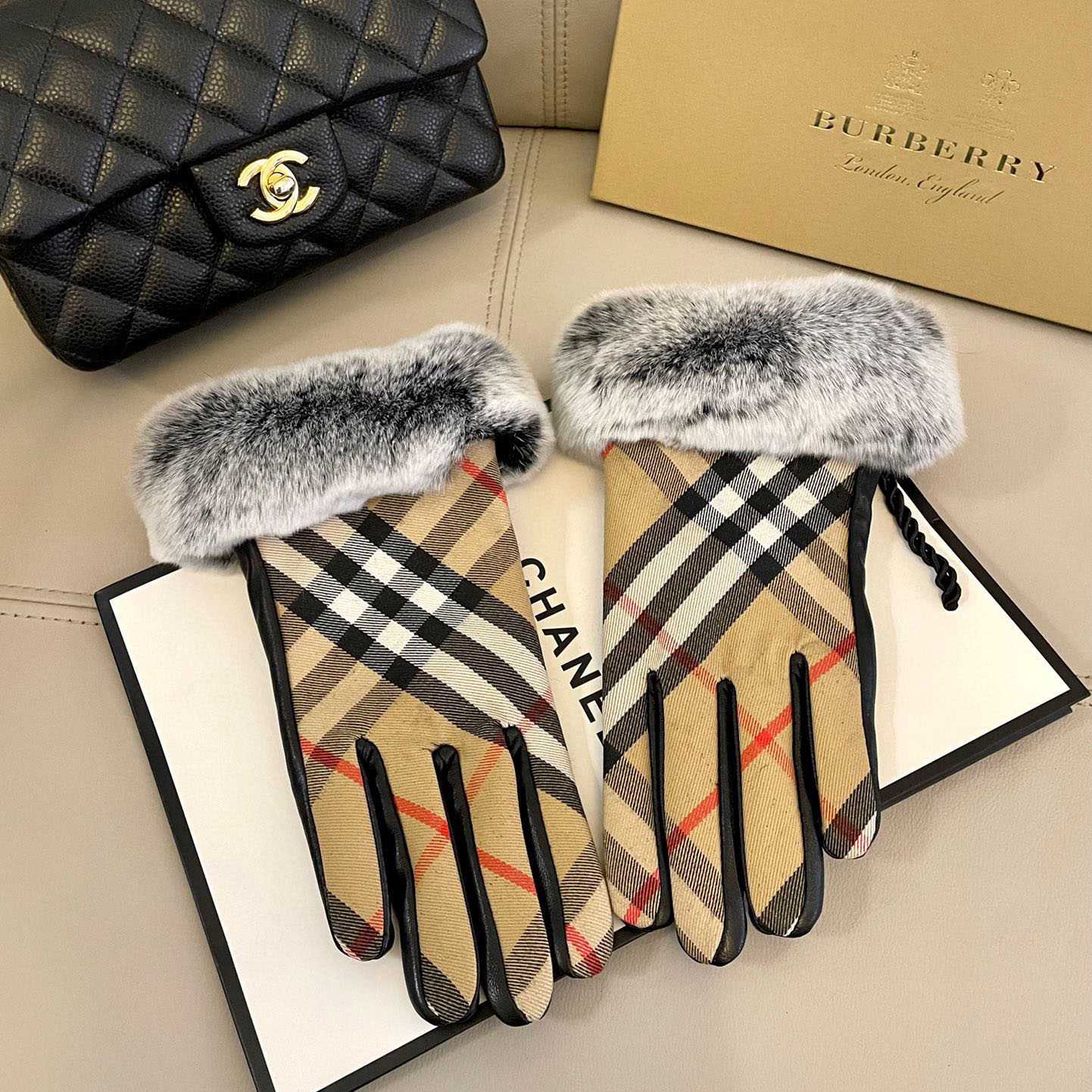 Burberry Gloves  - PerfectKickZ