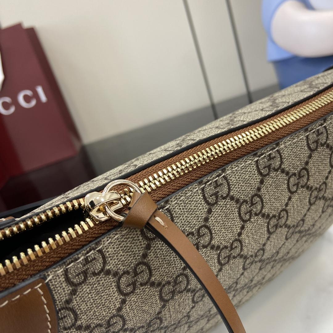Gucci GG Emblem Medium Shoulder Bag - PerfectKickZ