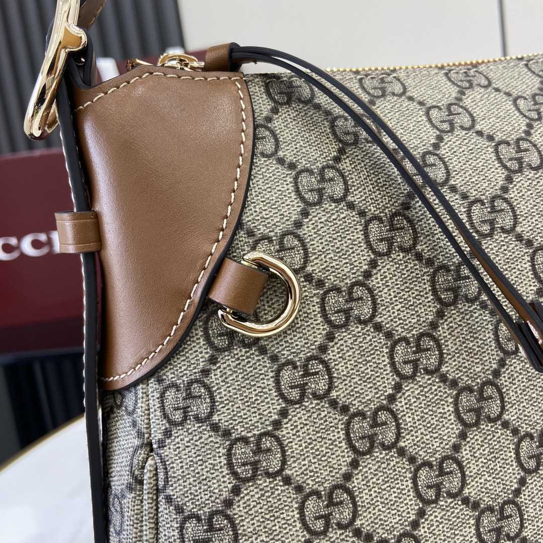 Gucci GG Emblem Medium Shoulder Bag - PerfectKickZ
