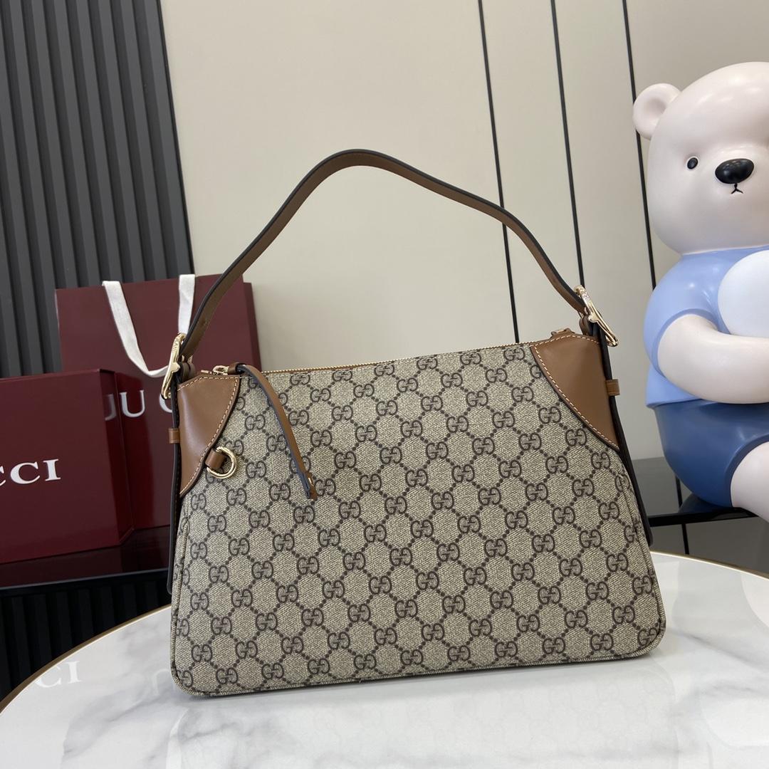 Gucci GG Emblem Medium Shoulder Bag - PerfectKickZ
