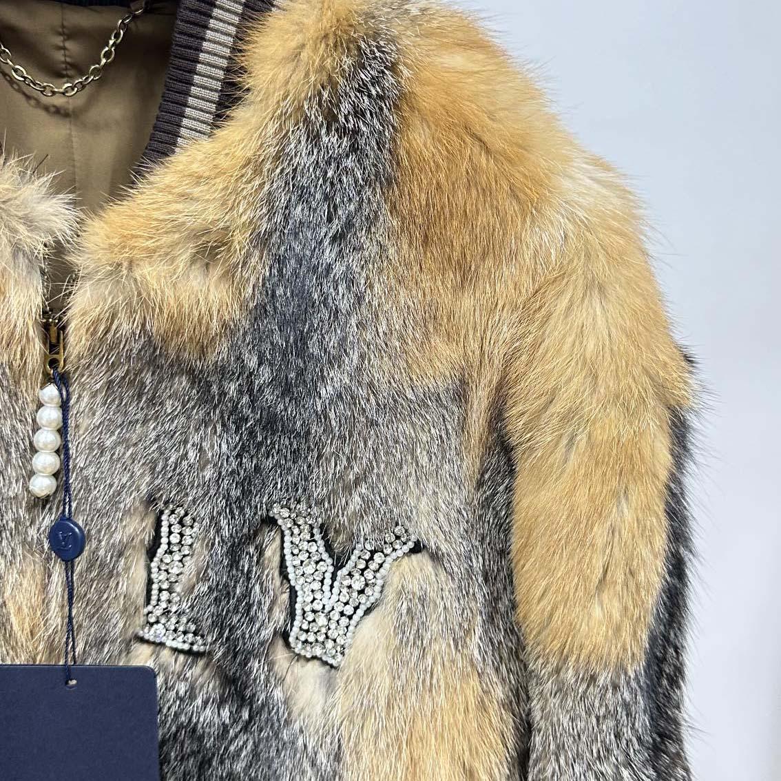 Louis Vuitton Fox Fur Bomber  1AFXBD - 