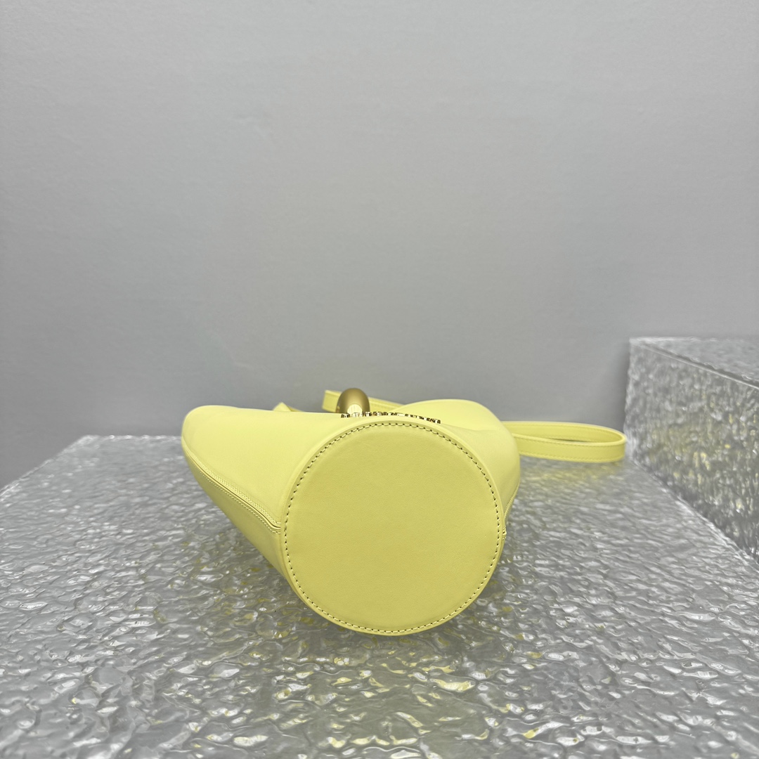 Jacquemus Le Petit Bambola Bag （10x10x20cm） - PerfectKickZ