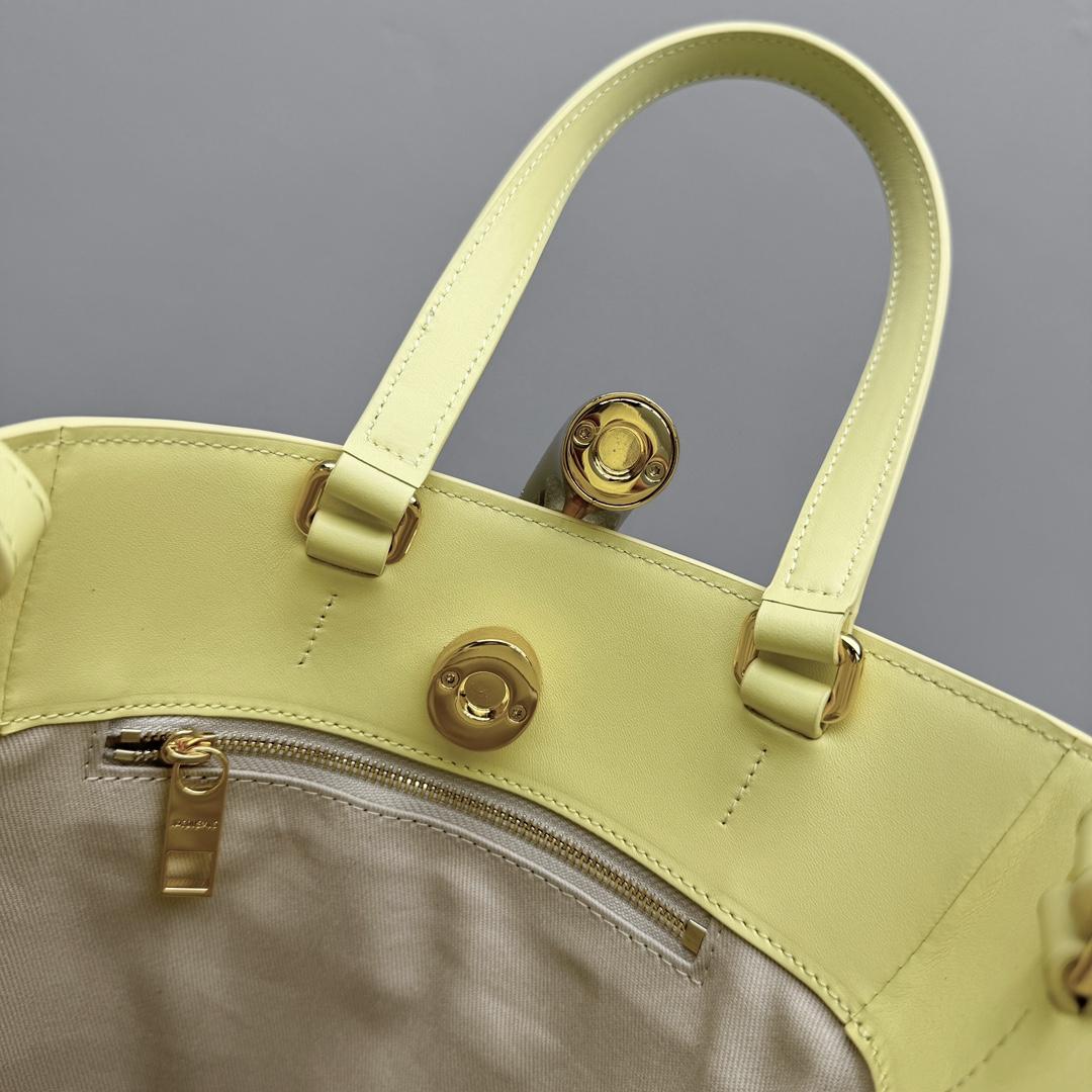 Jacquemus Le Petit Bambola Bag （10x10x20cm） - PerfectKickZ