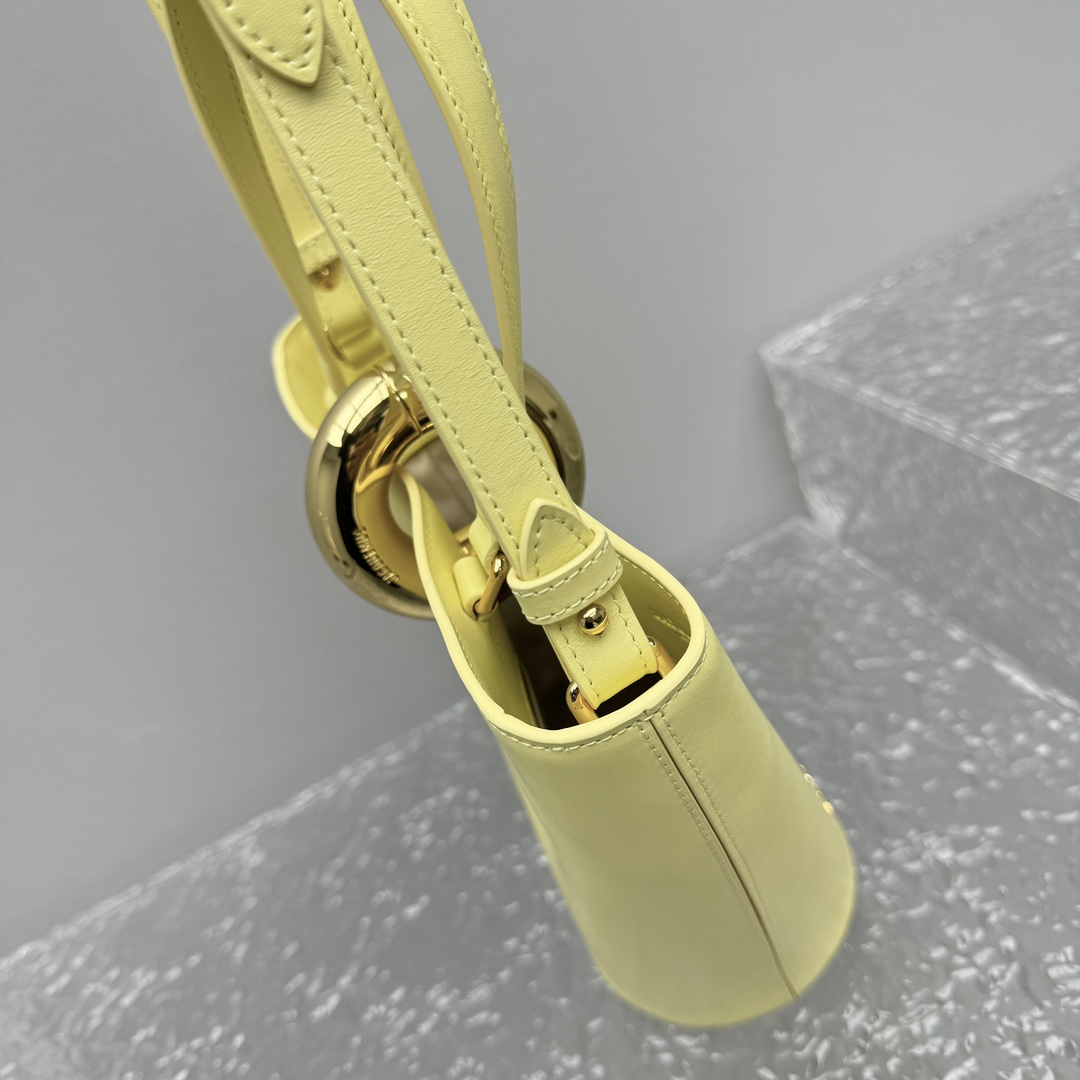 Jacquemus Le Petit Bambola Bag （10x10x20cm） - PerfectKickZ