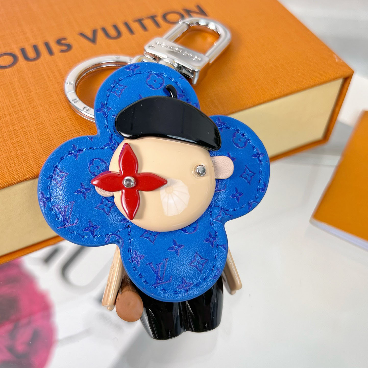 Louis Vuitton Vivienne in Paris Bag Charm  M01937 - PerfectKickZ