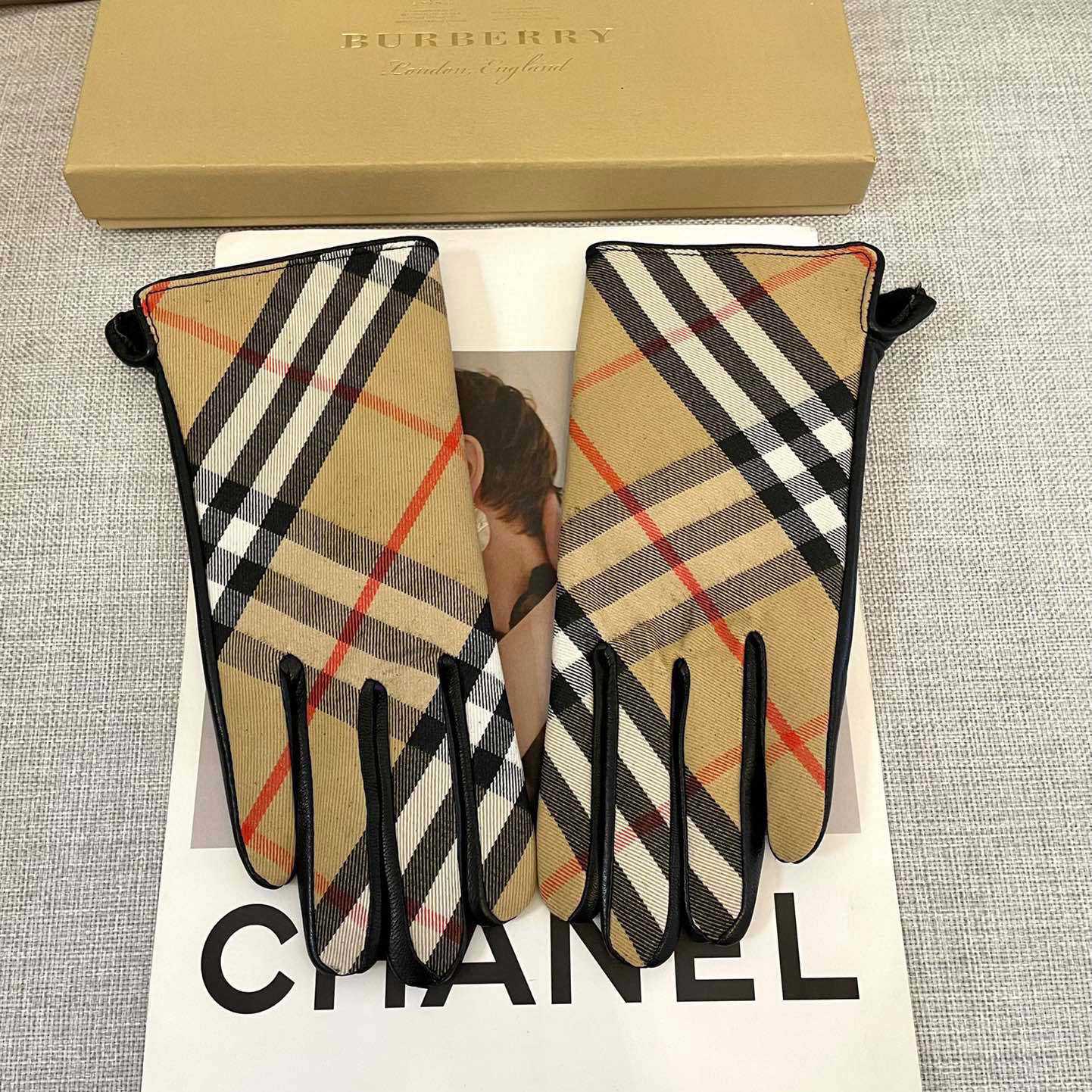 Burberry Gloves  - PerfectKickZ