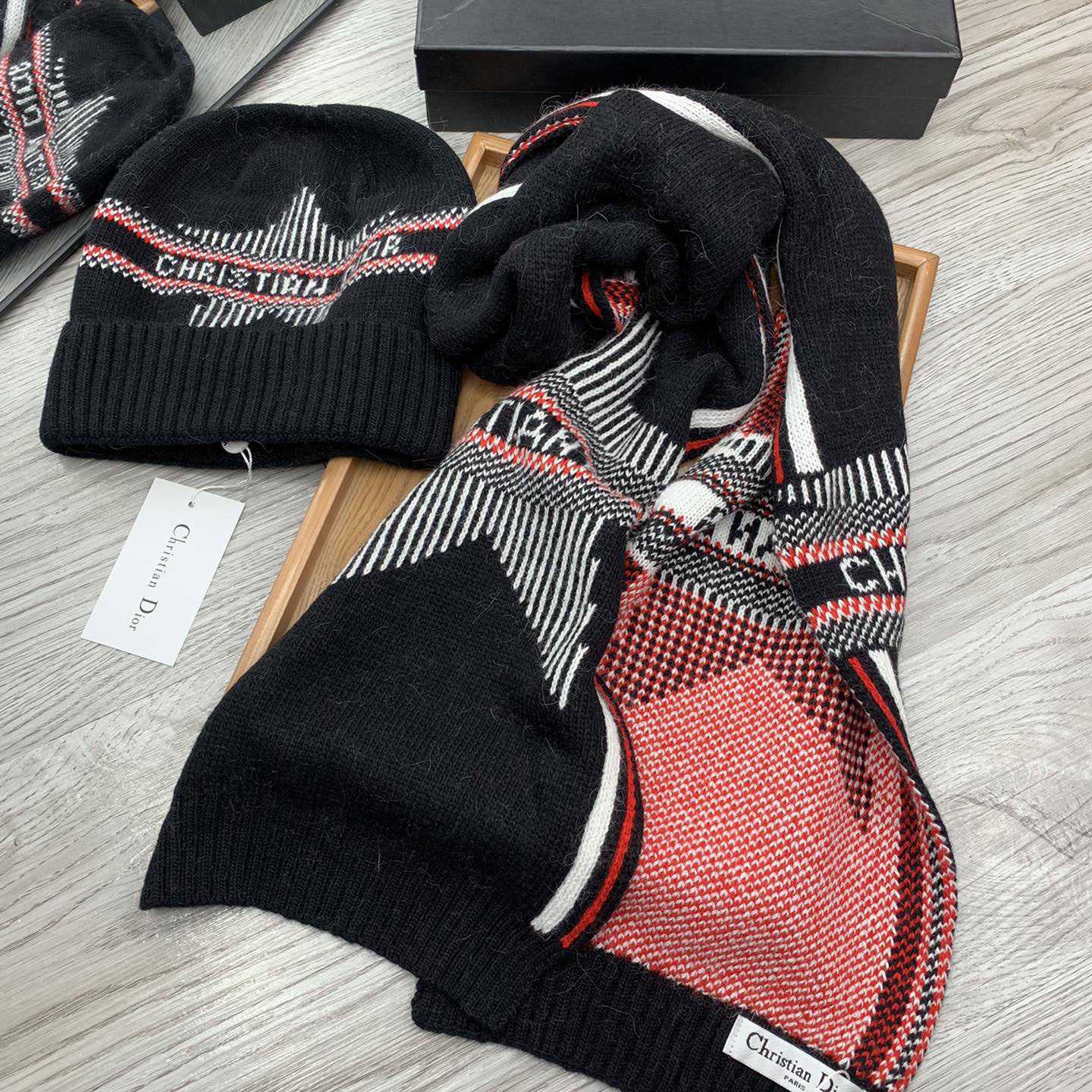 Dior Beanie And Scarf - 
