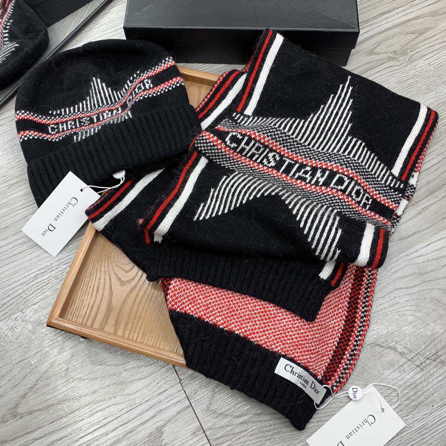 Dior Beanie And Scarf - 