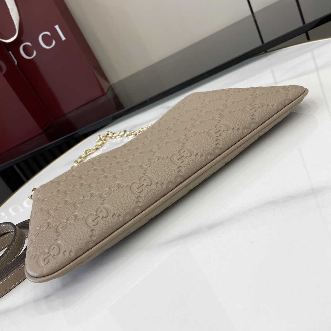 Gucci GG Emblem Medium Shoulder Bag - PerfectKickZ