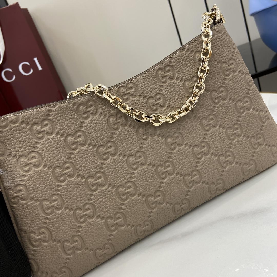 Gucci GG Emblem Medium Shoulder Bag - PerfectKickZ