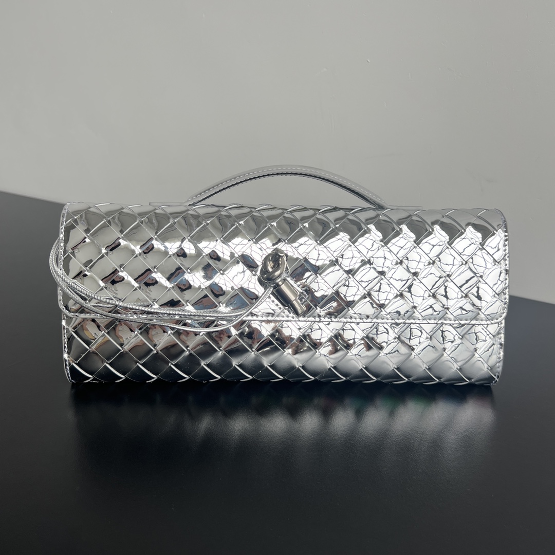 Bottega Veneta Andiamo Clutch 31*13*3cm - PerfectKickZ