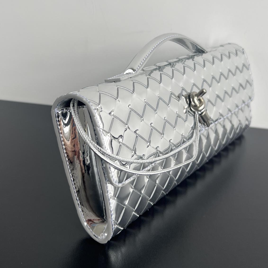 Bottega Veneta Andiamo Clutch 31*13*3cm - PerfectKickZ