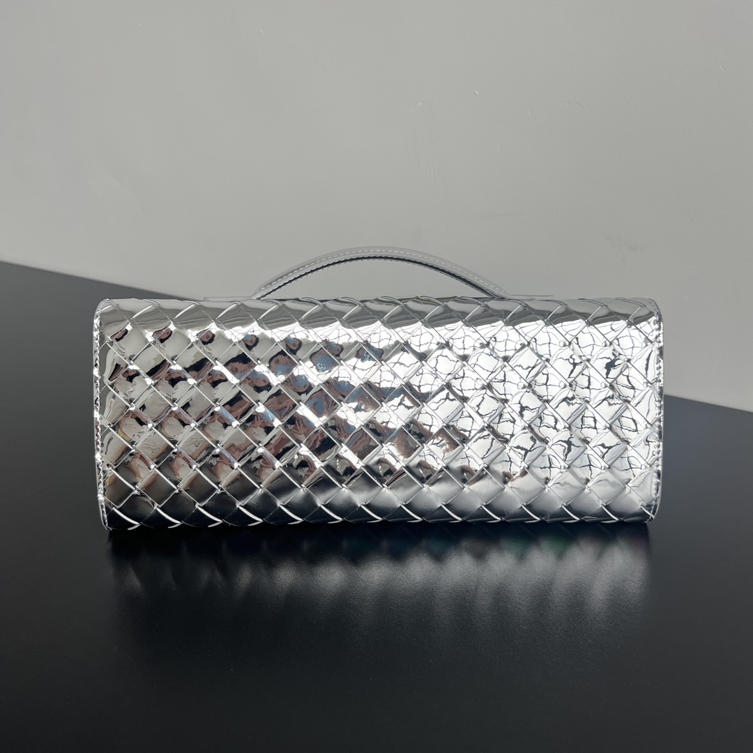 Bottega Veneta Andiamo Clutch 31*13*3cm - PerfectKickZ