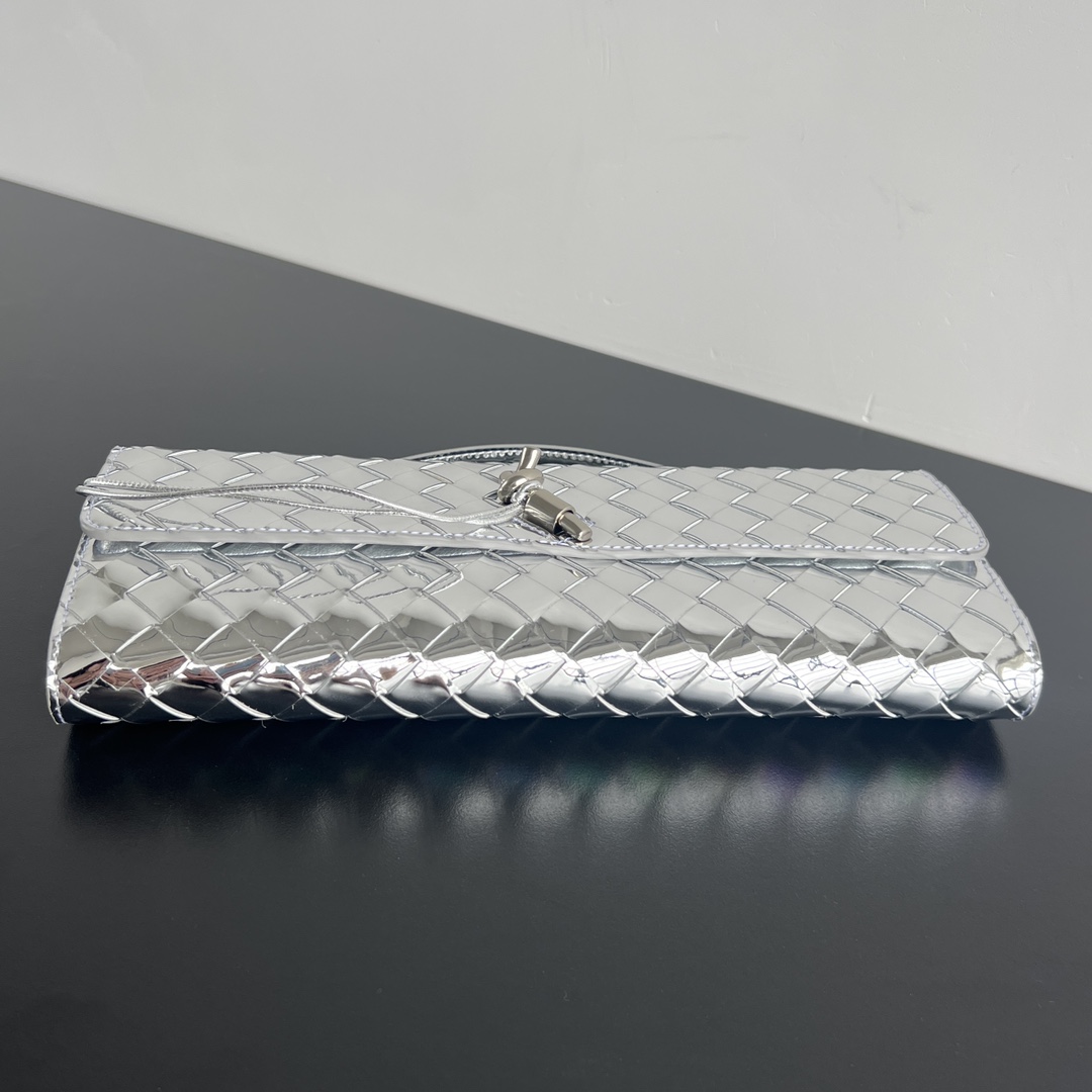 Bottega Veneta Andiamo Clutch 31*13*3cm - PerfectKickZ