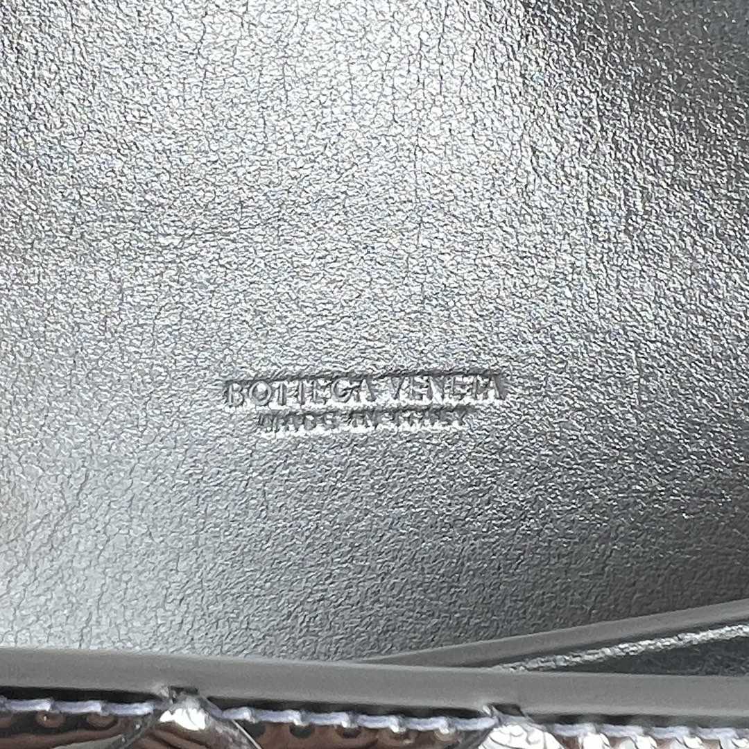 Bottega Veneta Andiamo Clutch 31*13*3cm - PerfectKickZ