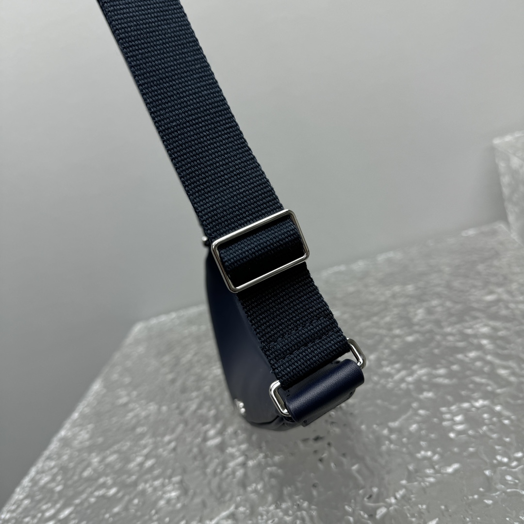Jacquemus x Nike Le Sac Swoosh (30x 8.5cm) - PerfectKickZ