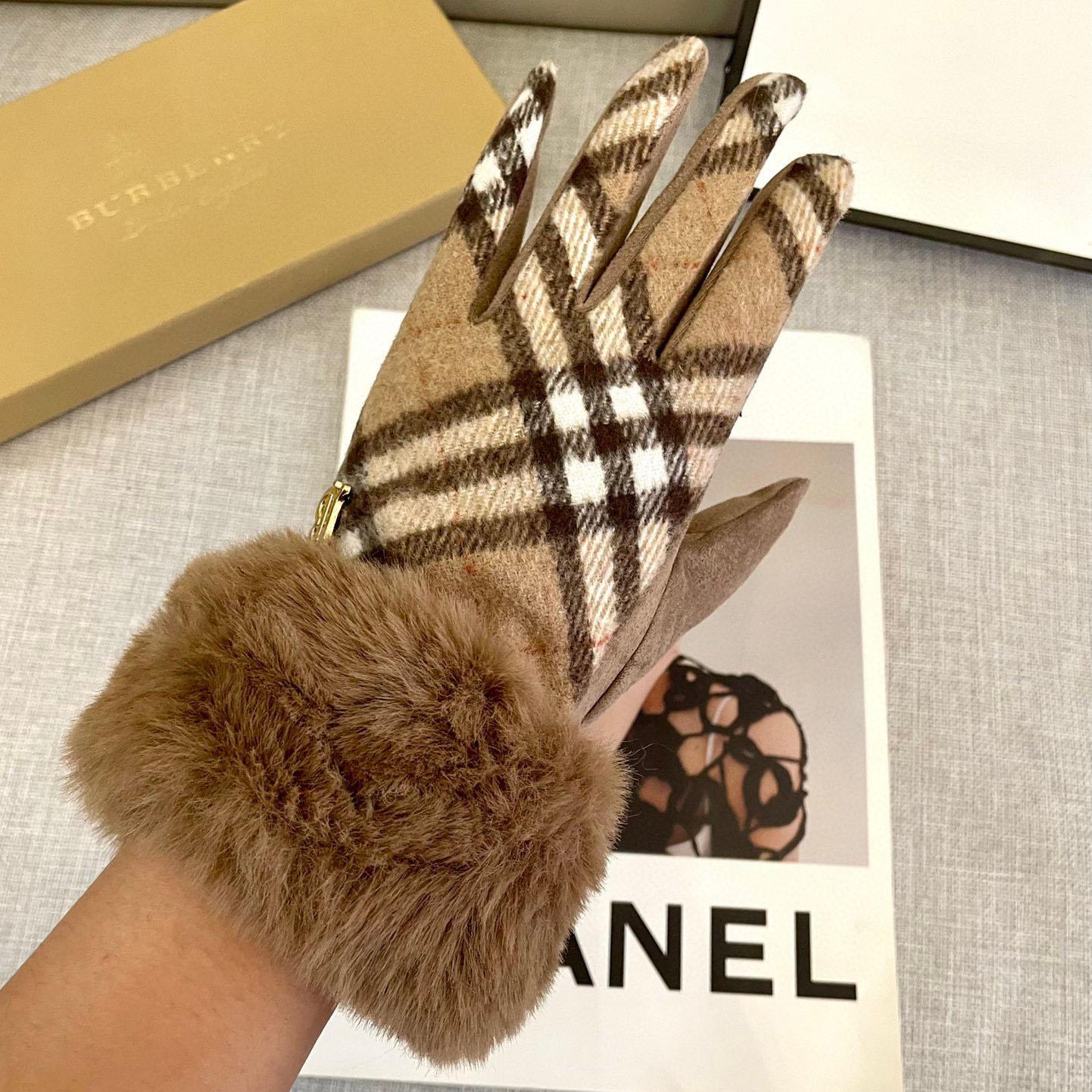 Burberry Gloves  - PerfectKickZ