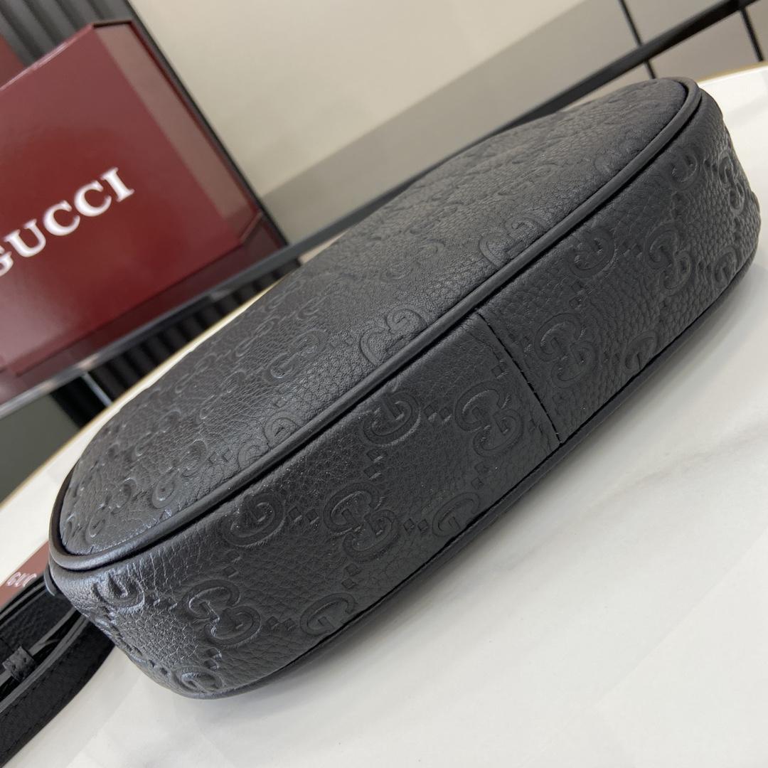 Gucci GG Emblem Small Shoulder Bag - PerfectKickZ