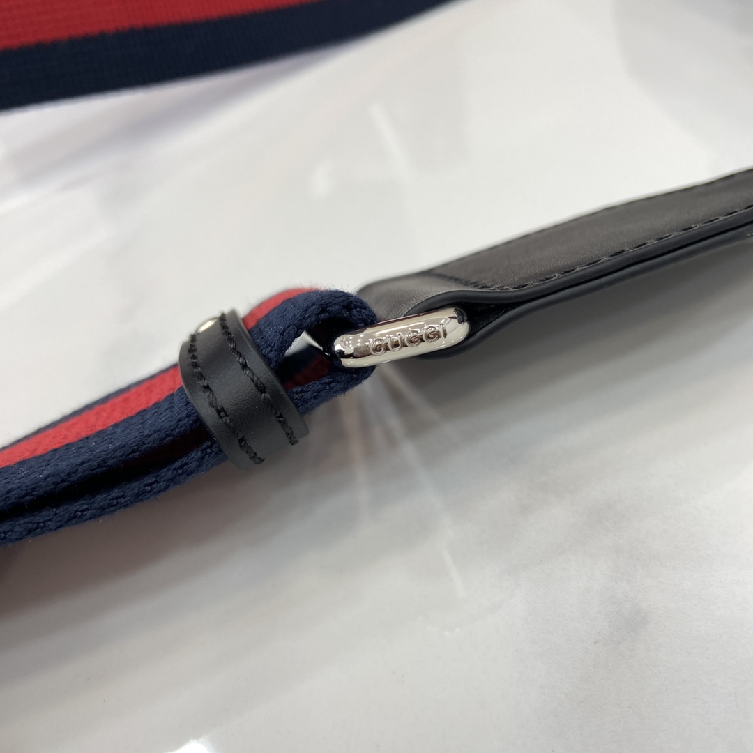 Gucci Small GG Crossbody Bag - PerfectKickZ