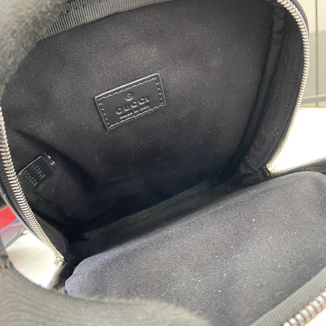 Gucci Small GG Crossbody Bag - PerfectKickZ
