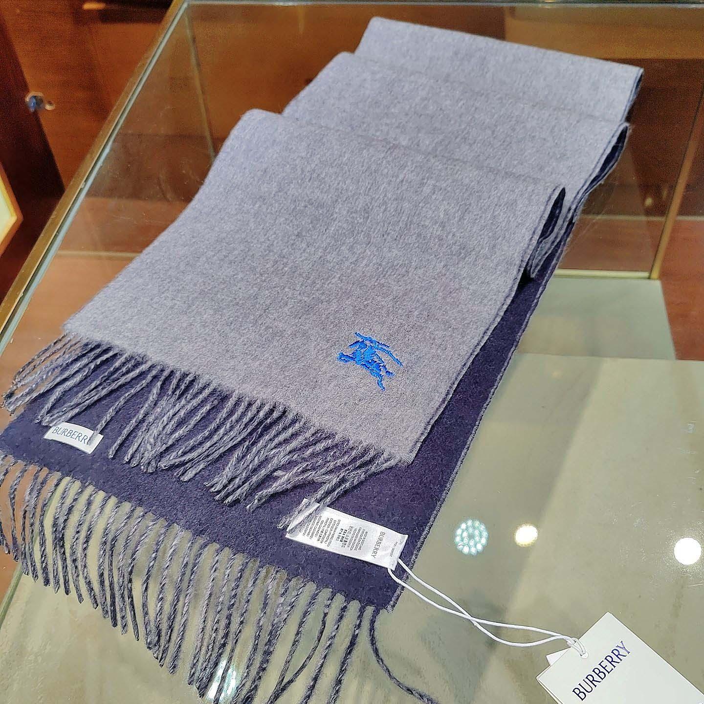 Burberry Reversible Cashmere Scarf - PerfectKickZ