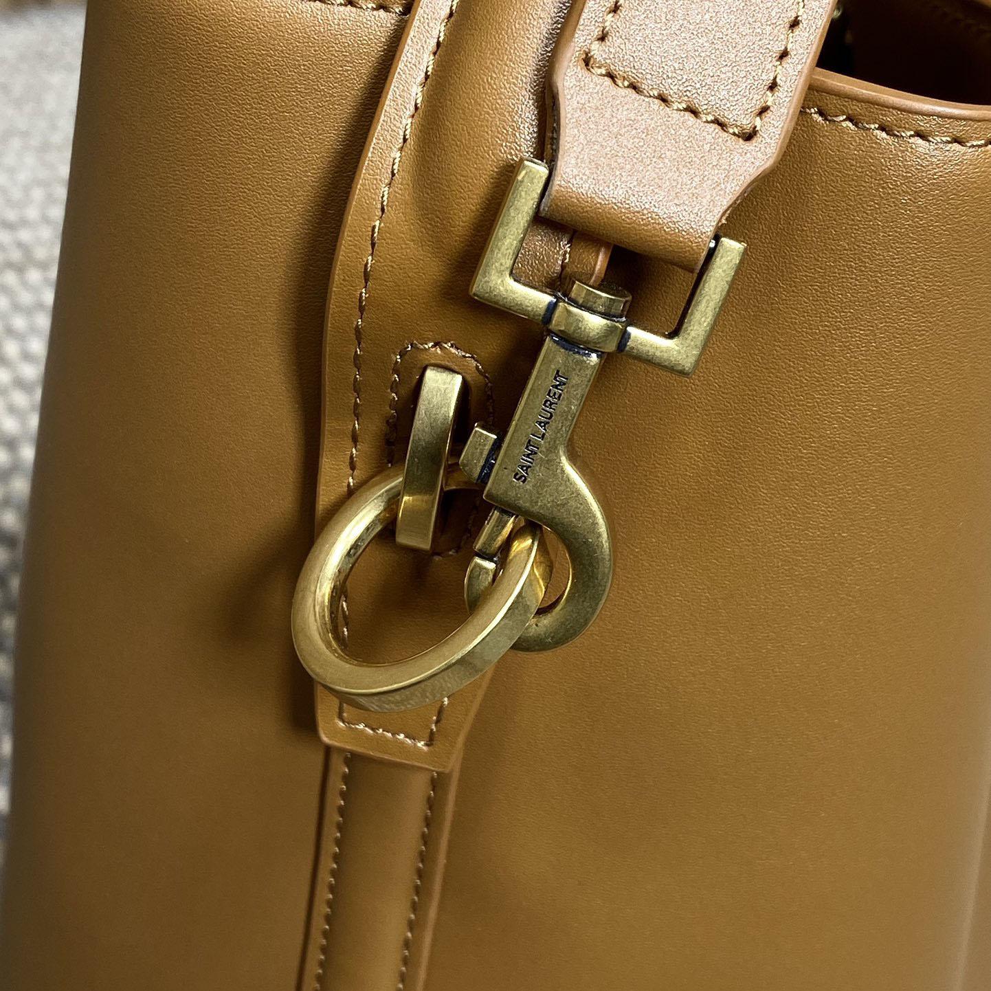 Saint Laurent Le 37 In Shiny Leather - PerfectKickZ
